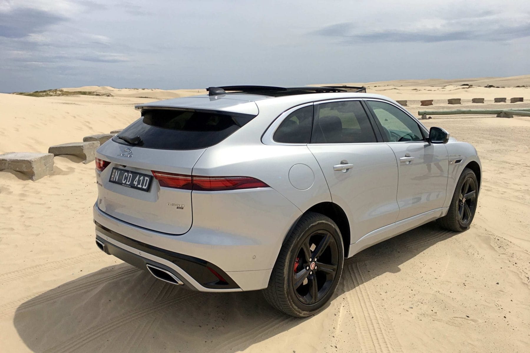 Jaguar F-PACE R-Dynamic SE 300D profile