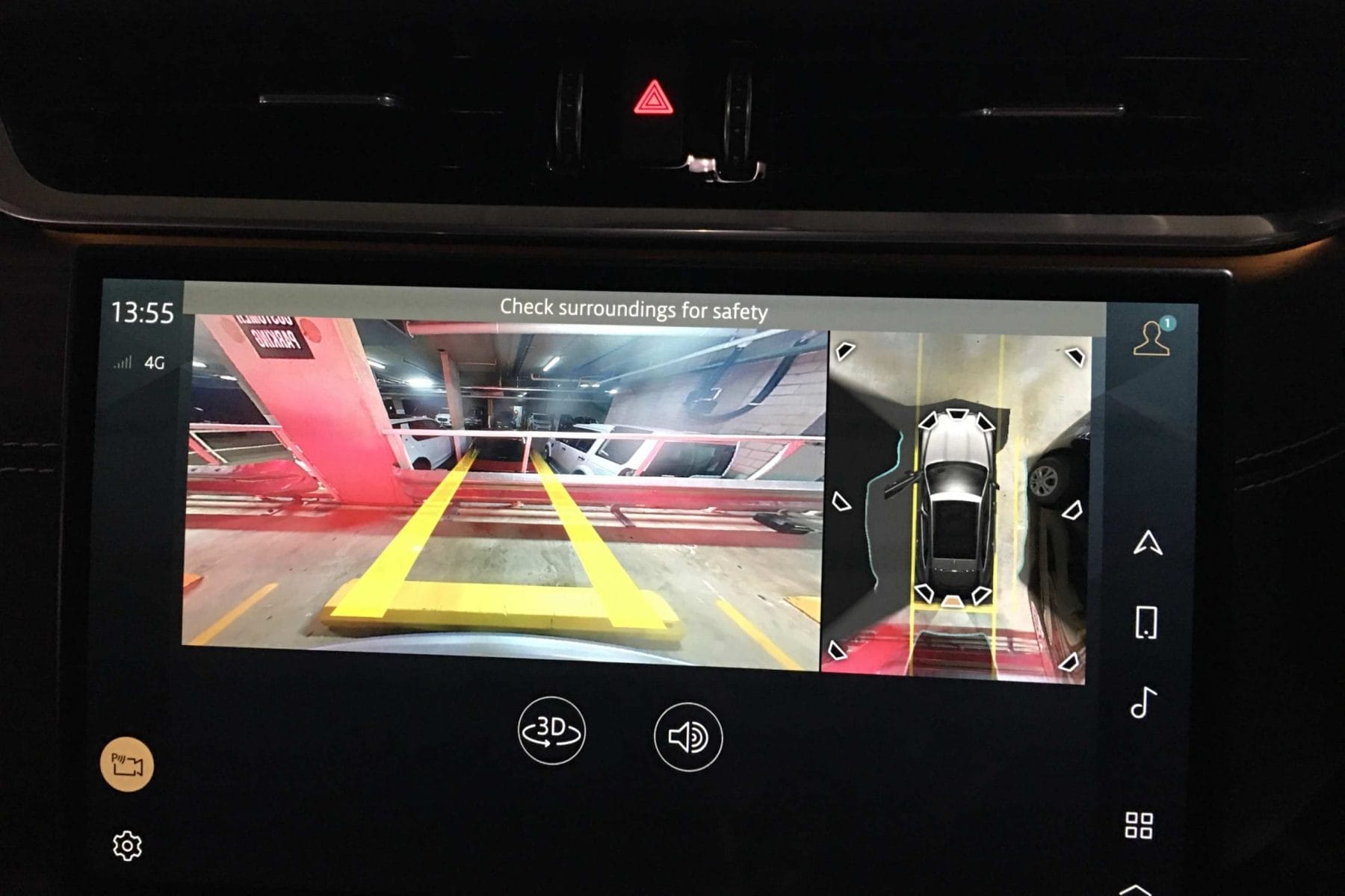 Jaguar F-PACE R-Dynamic SE 300D reverse camera
