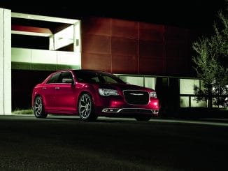 Chrysler 300C Luxury-overseasmodelshown-Australianspecificationmaydiffer(2)