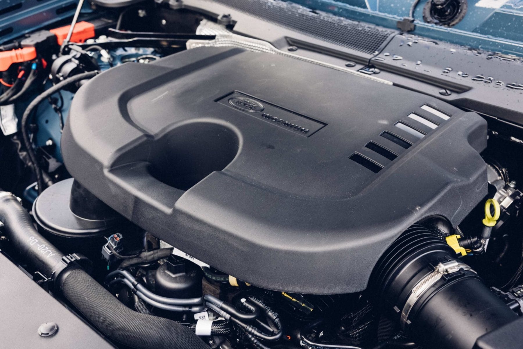 Land Rover Defender 110 D250 4WD engine