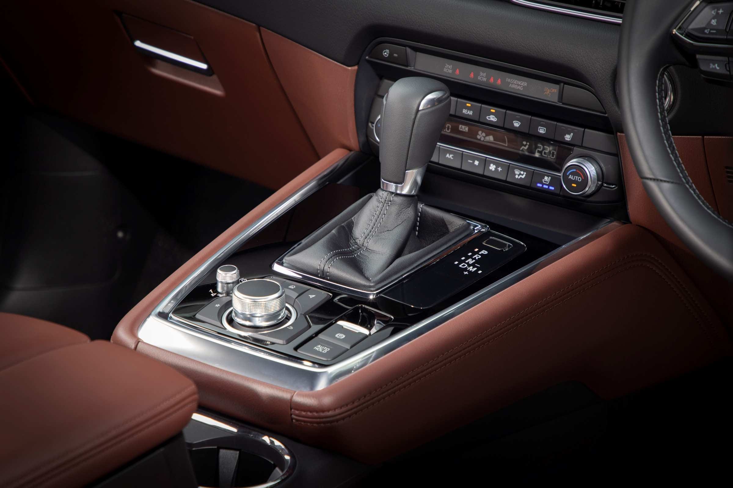 Mazda CX-8 transmission tunnel