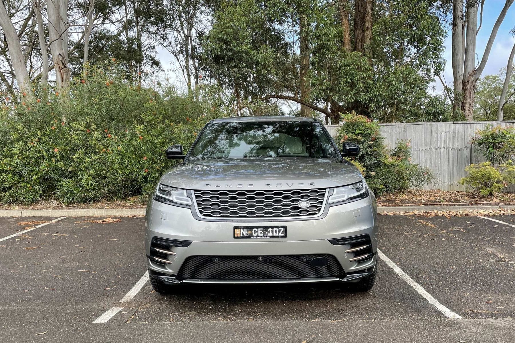 Range Rover Velar R Dynamic SE D 200 nose