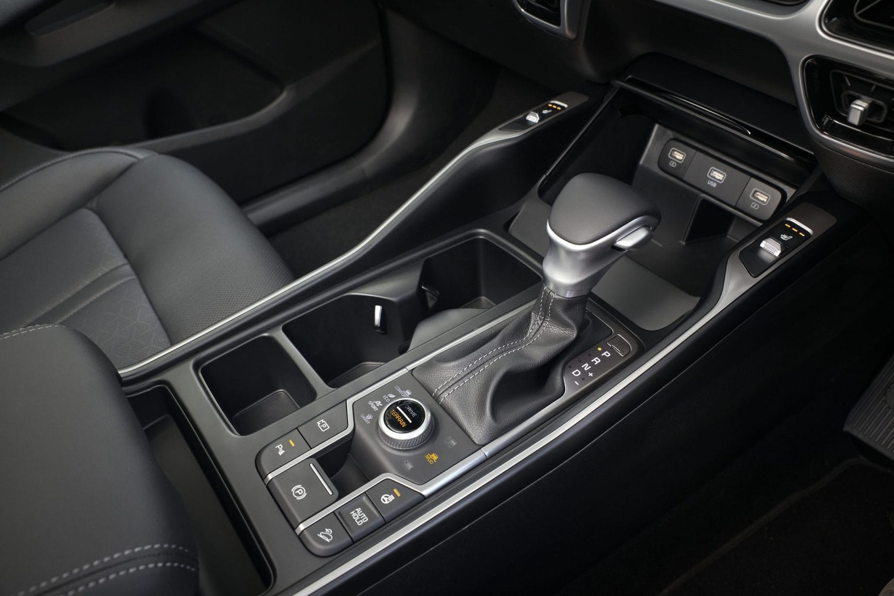 Kia Sorento Sport Plus exterior interior