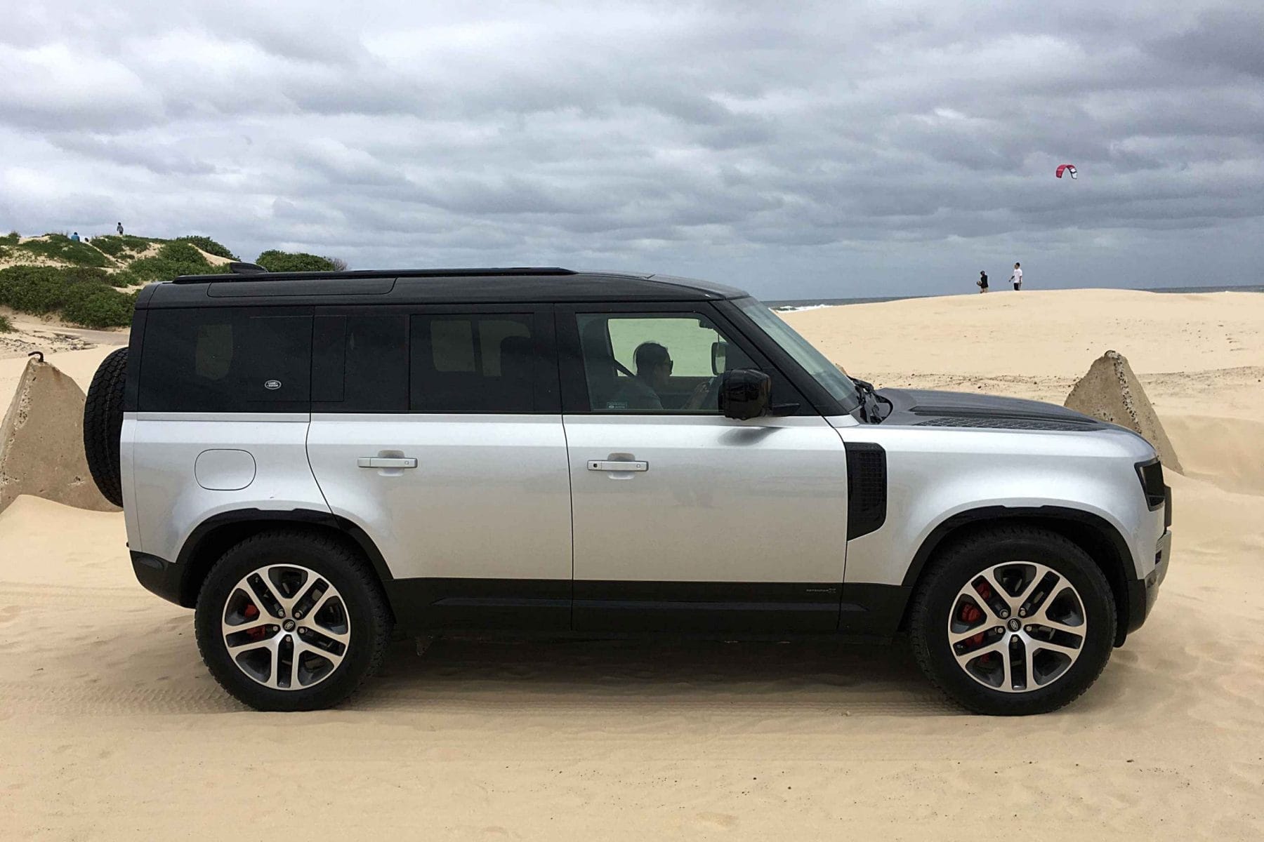 Land Rover Defender X P400 profile