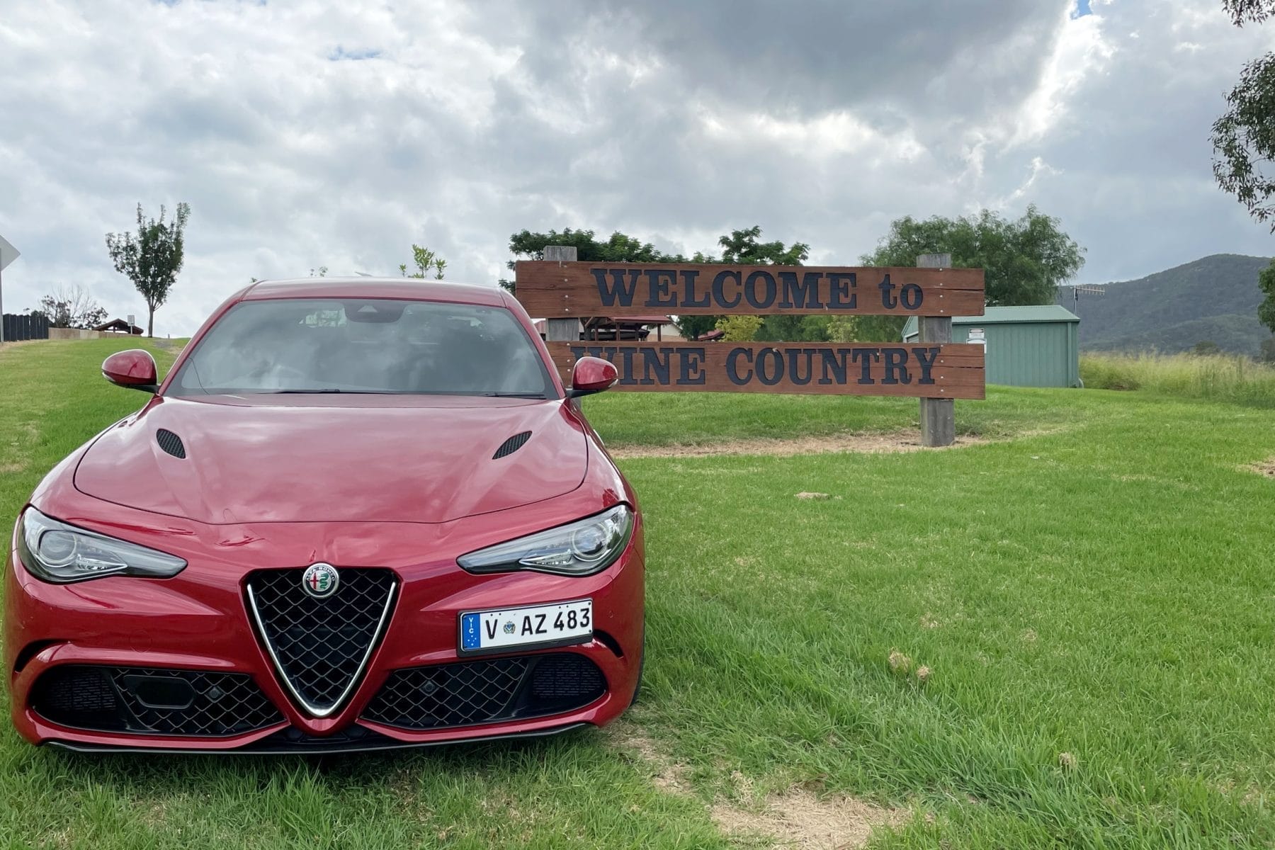 Alfa Romeo Guilia Quadrifoglio Sedan front grill