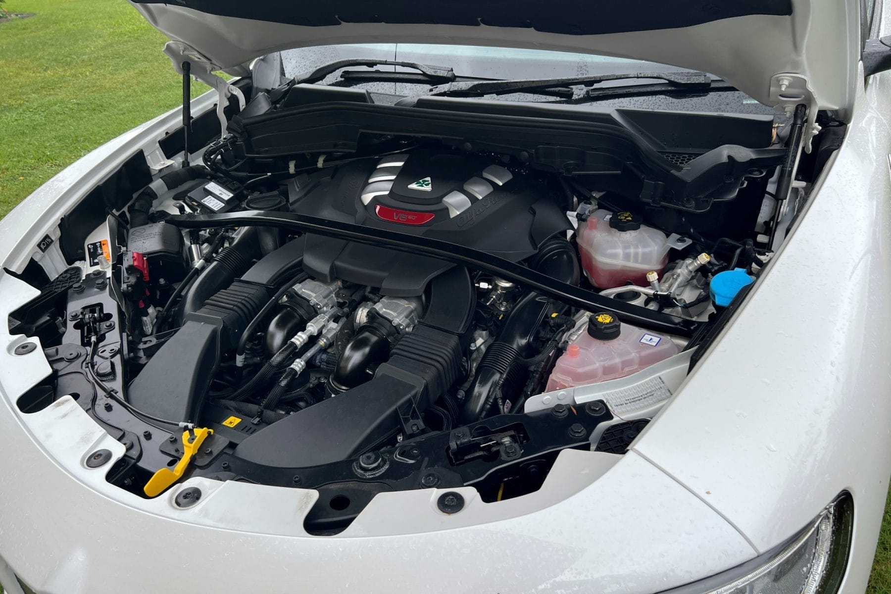 Alfa Romeo Stelvio Quadrifoglio engine