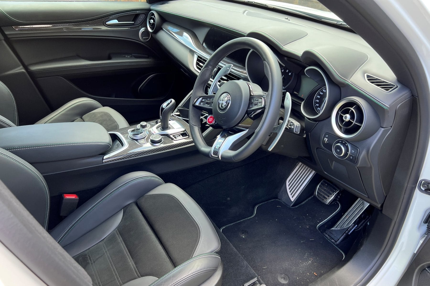 Alfa Romeo Stelvio Quadrifoglio interior