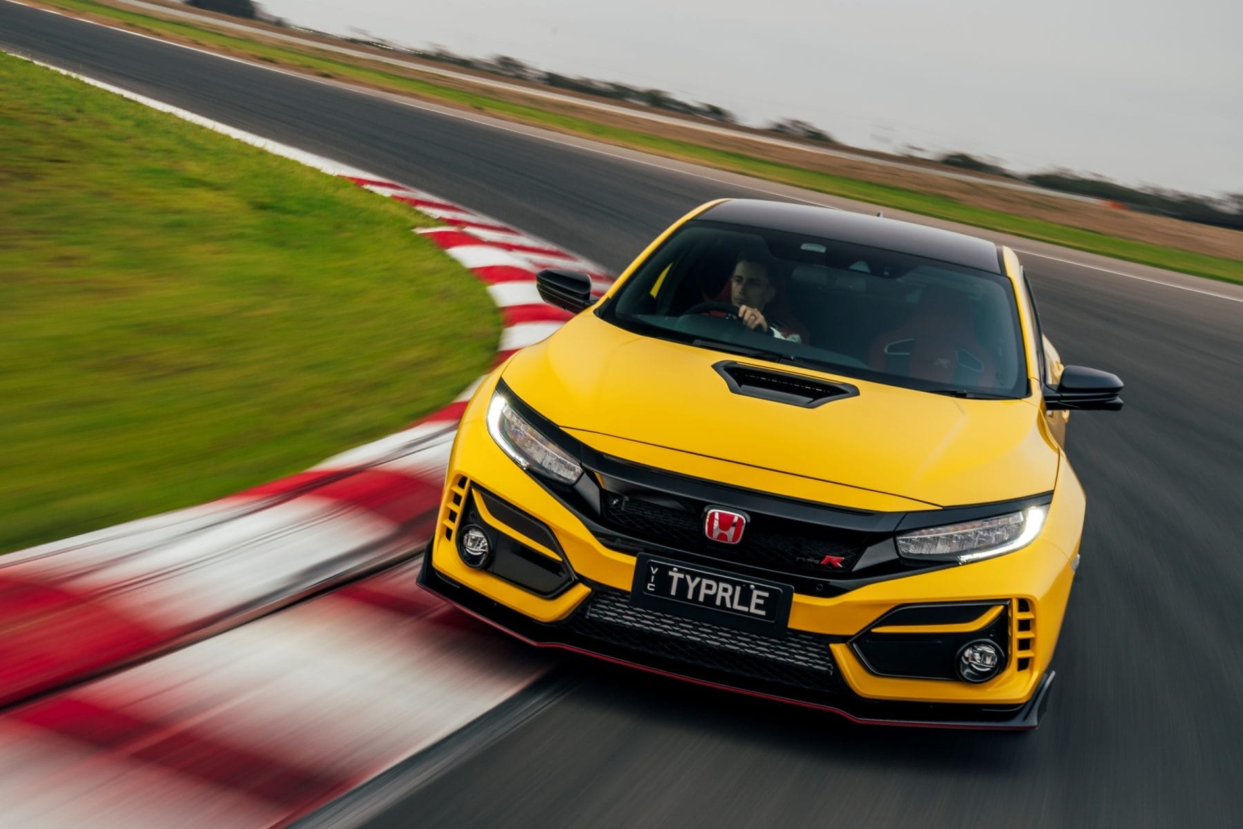 Honda Civic Type R Limited Edition at the bend