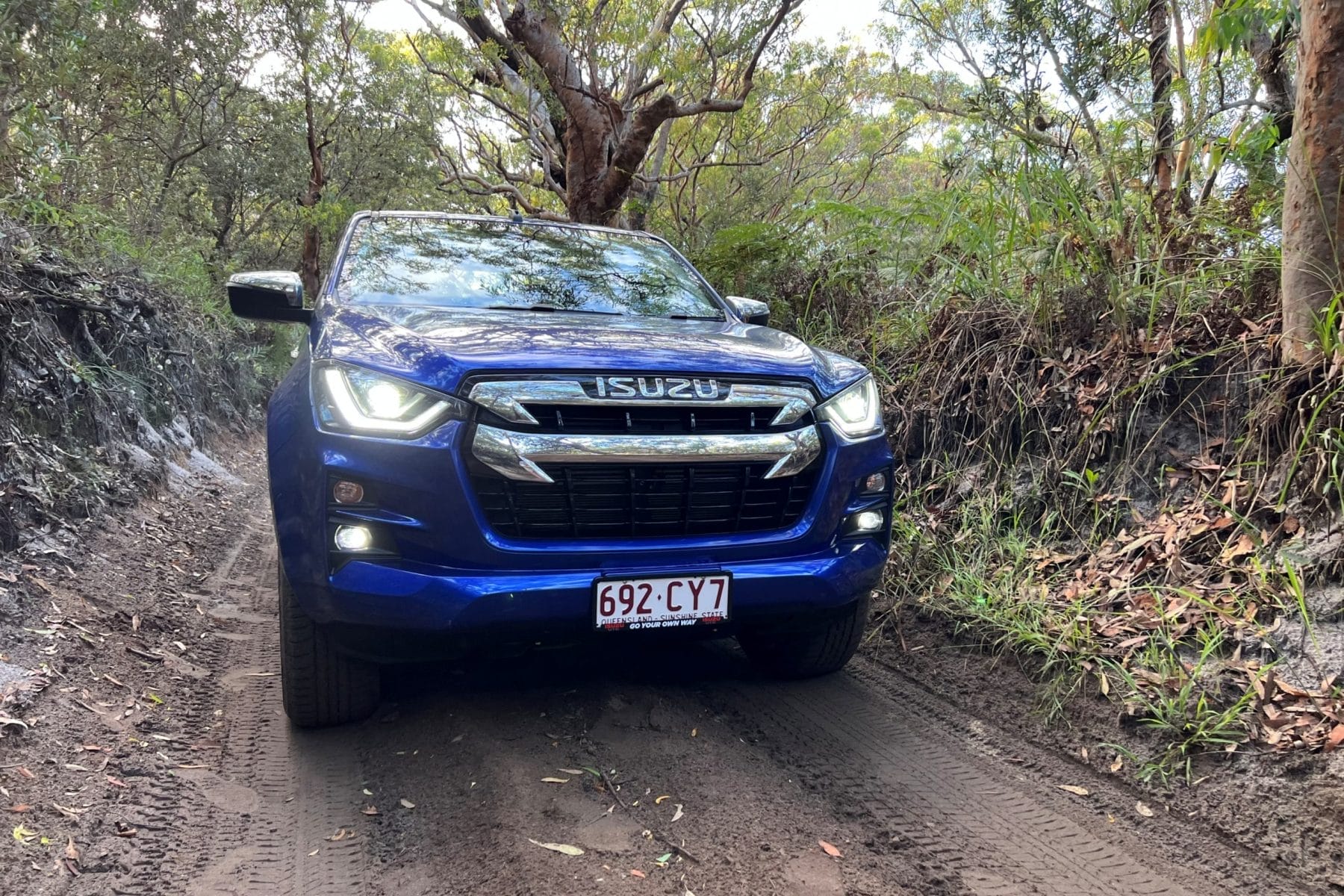 Isuzu D-MAX LSU Plus 4WD Crew Cab beach track