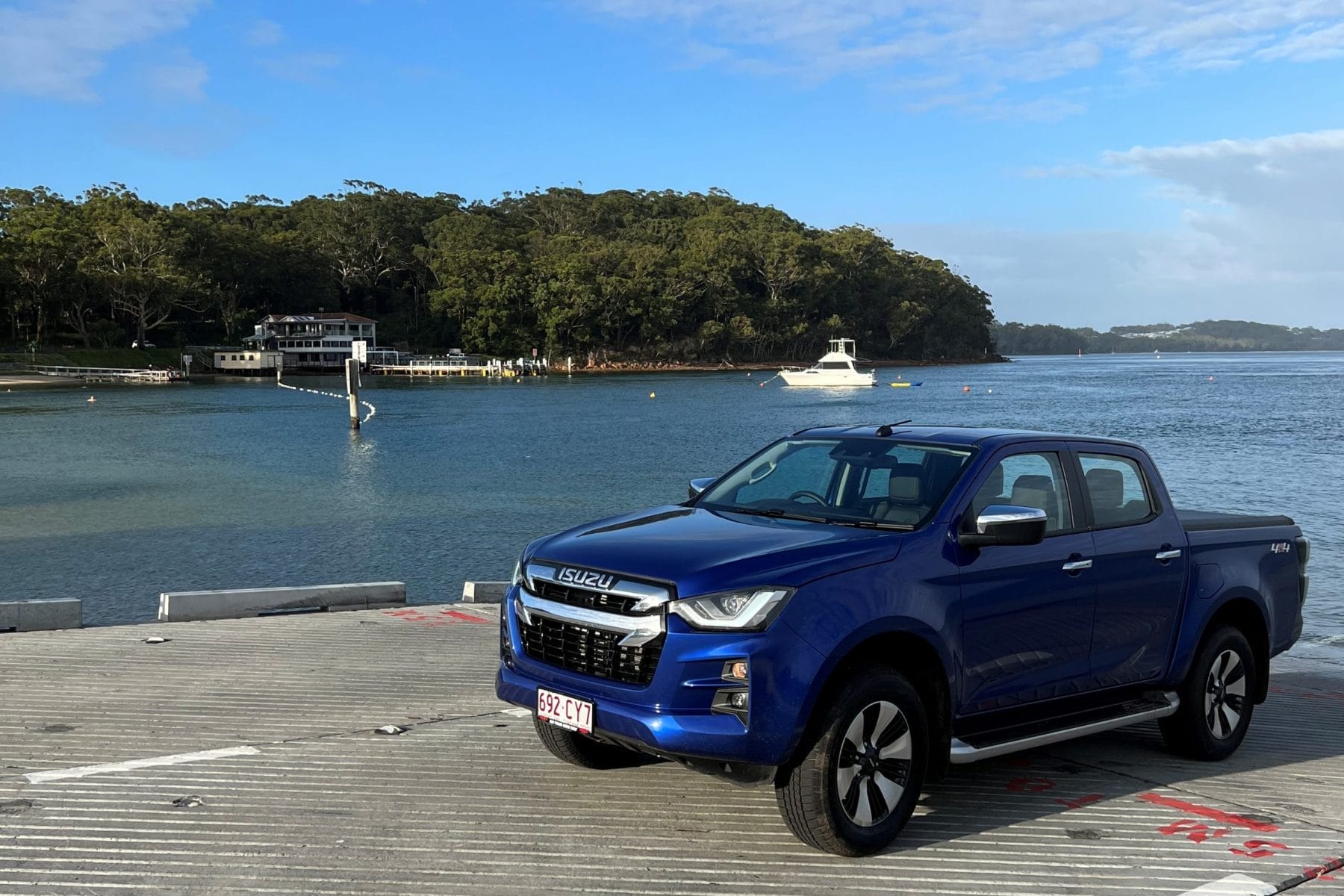 Isuzu D-MAX LSU Plus 4WD Crew Cab front qtr boat ramp