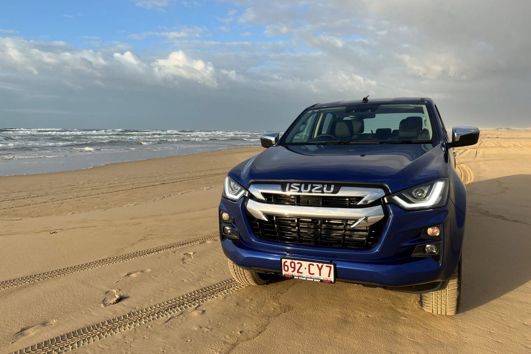 Isuzu D-MAX LSU Plus 4WD Crew Cab front