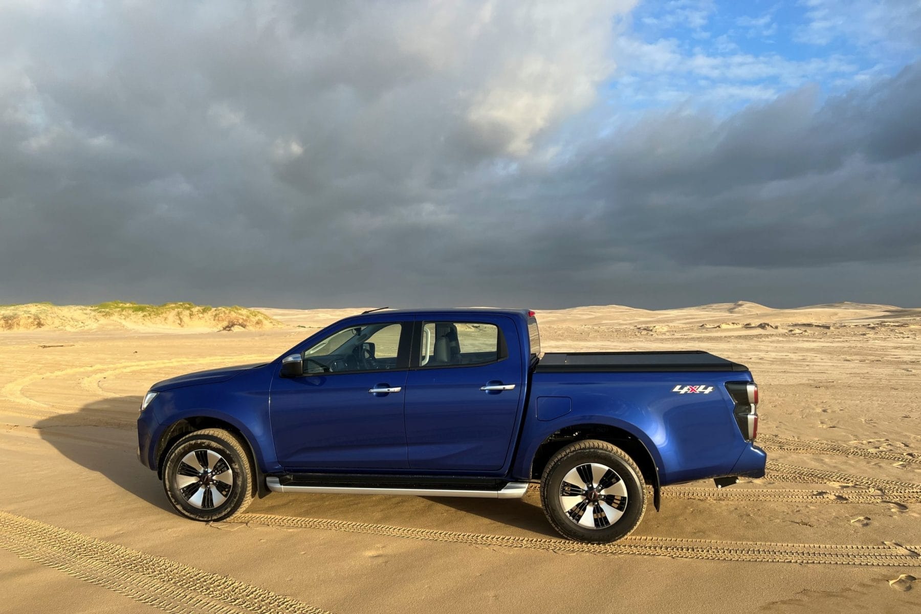 Isuzu D-MAX LSU Plus 4WD Crew Cab profile