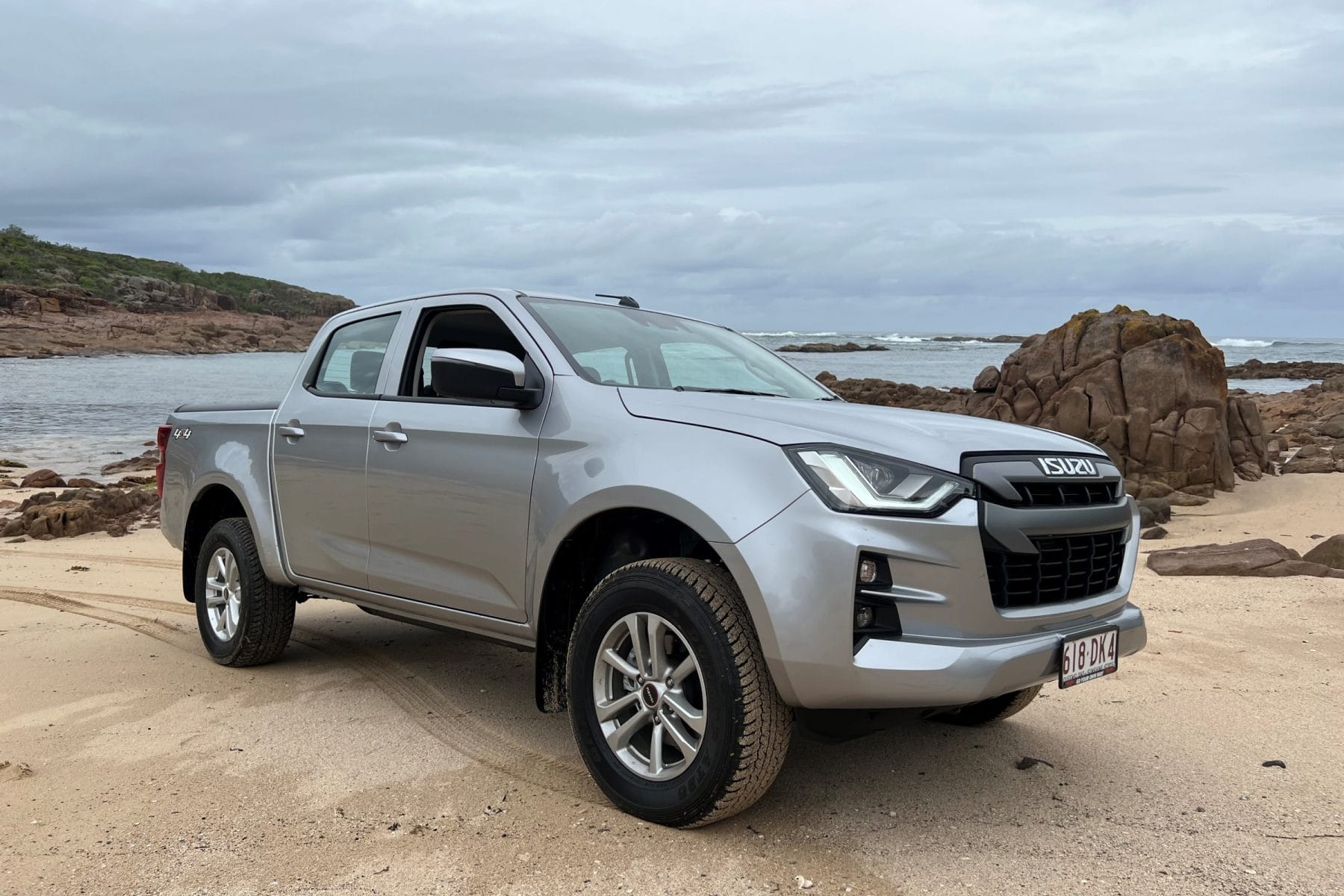 Isuzu D Max LS-M 4WD Crew Cab Ute 2022 front