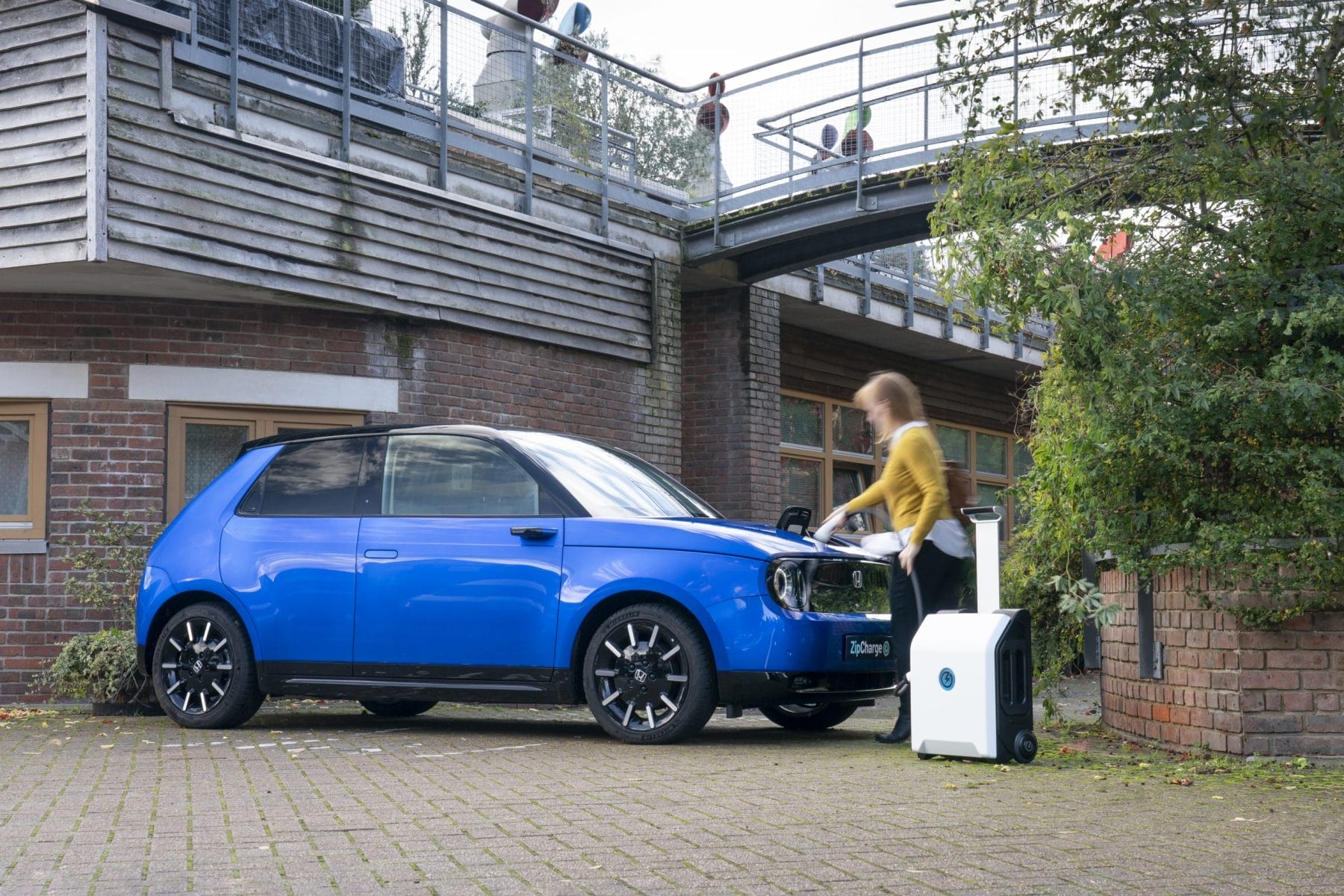 Zipcharge Go portable charger 1