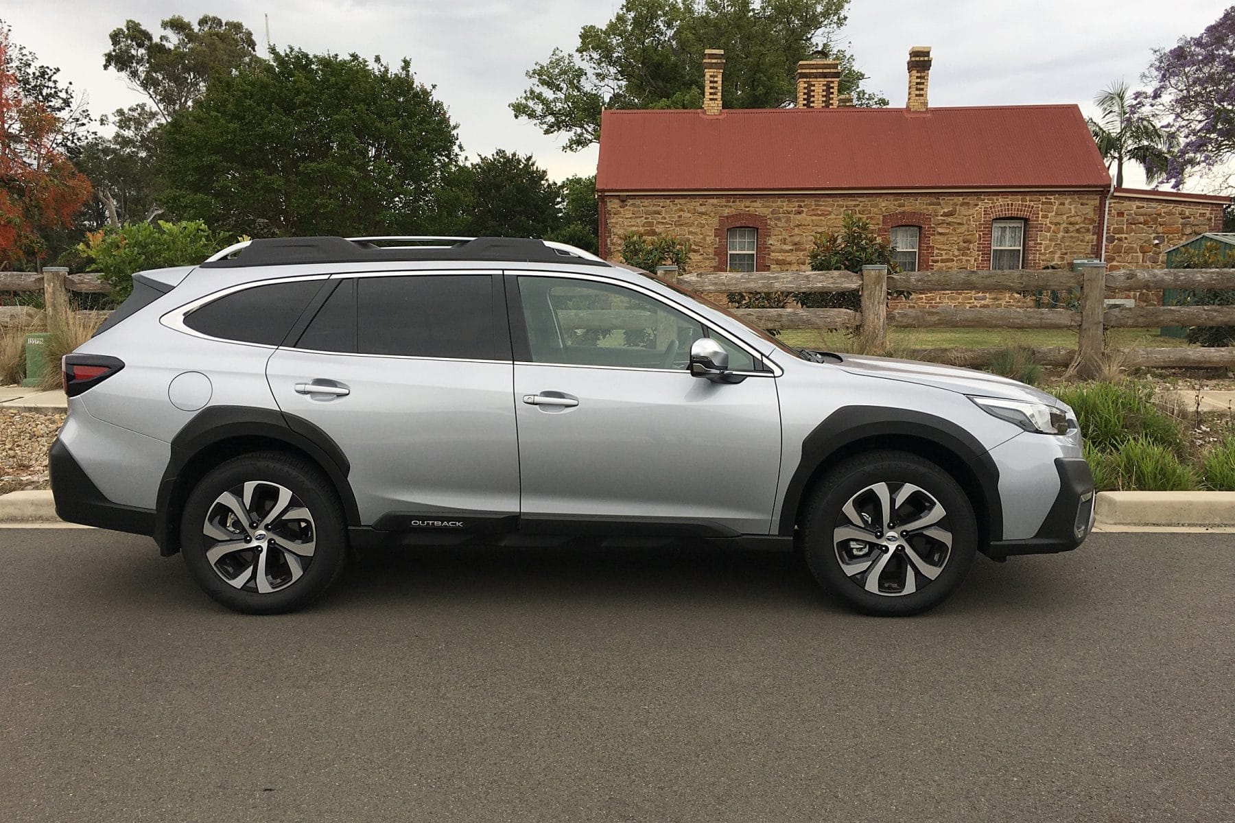 2022 Subaru Outback Touring Profile