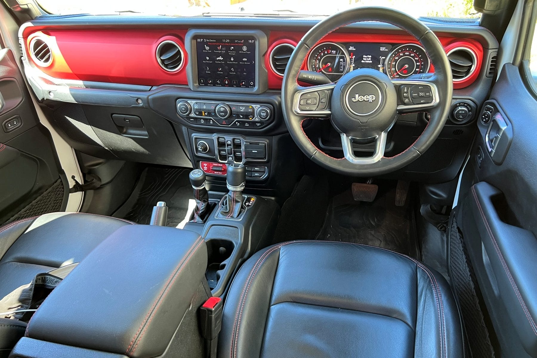 Jeep Gladiator Rubicon 2022 interior