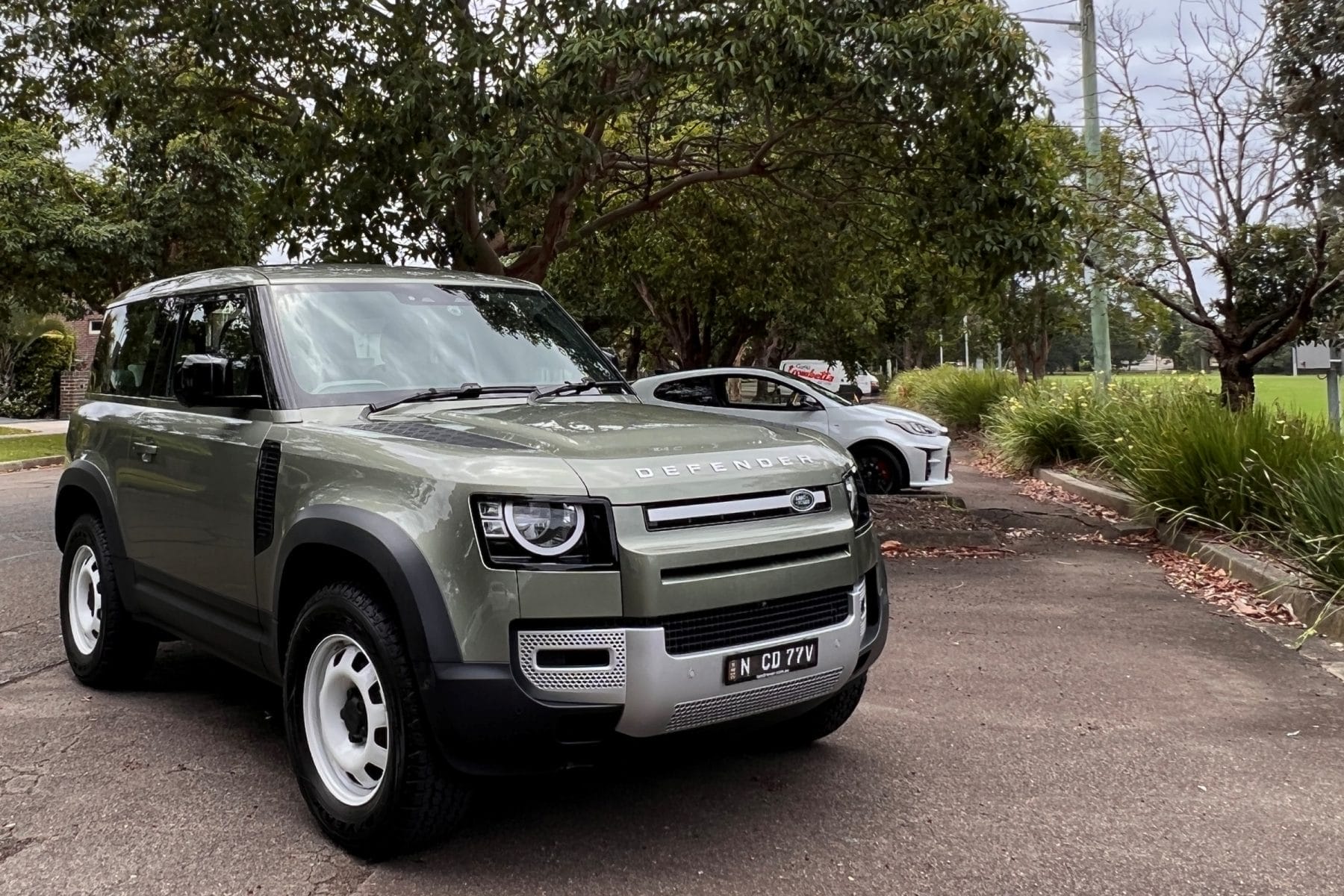 LR Defender 90 2022 front