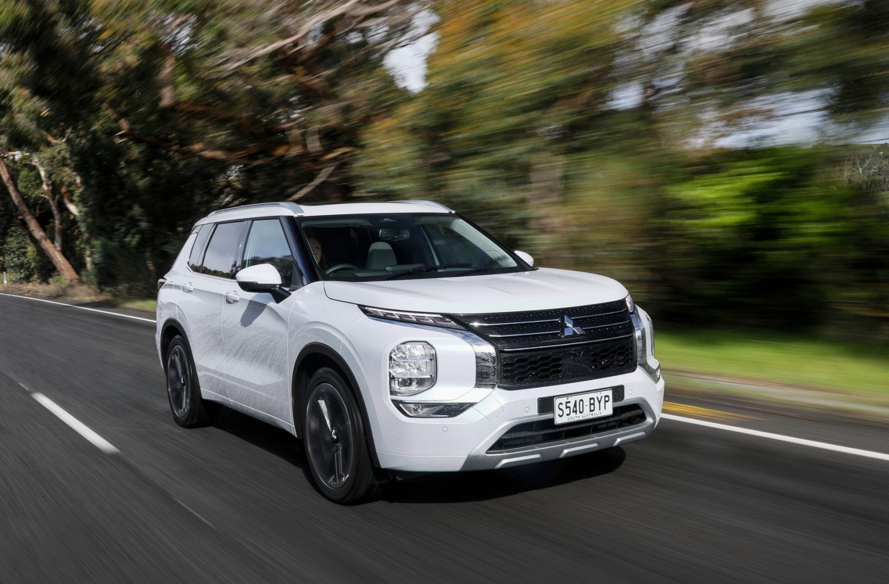 Mitsubishi OUTLANDER Exceed