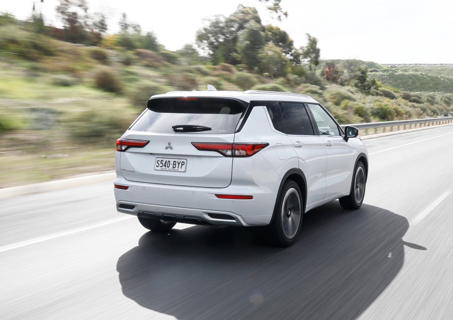 Mitsubishi OUTLANDER Exceed