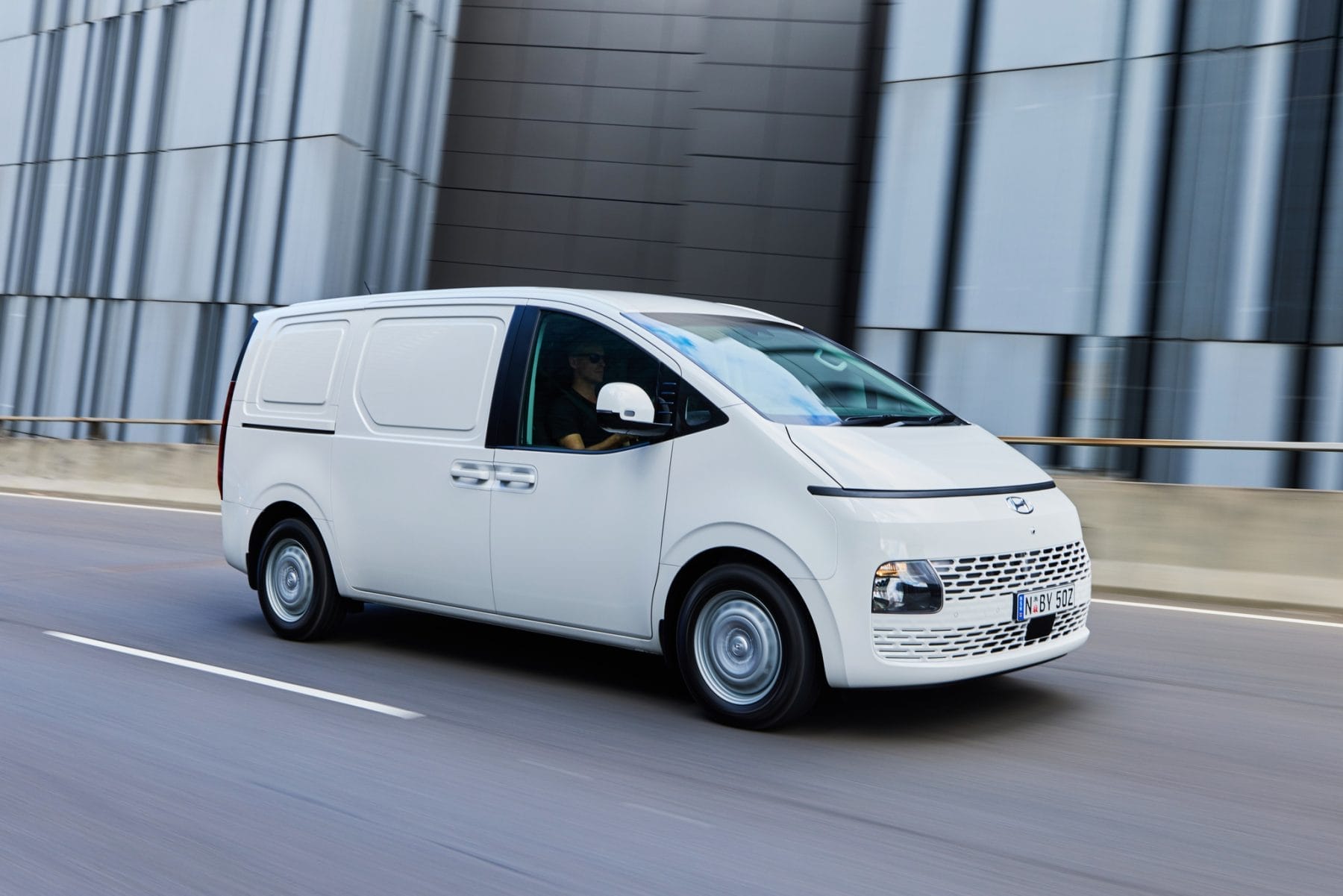 Hyundai STARIA-LOAD-