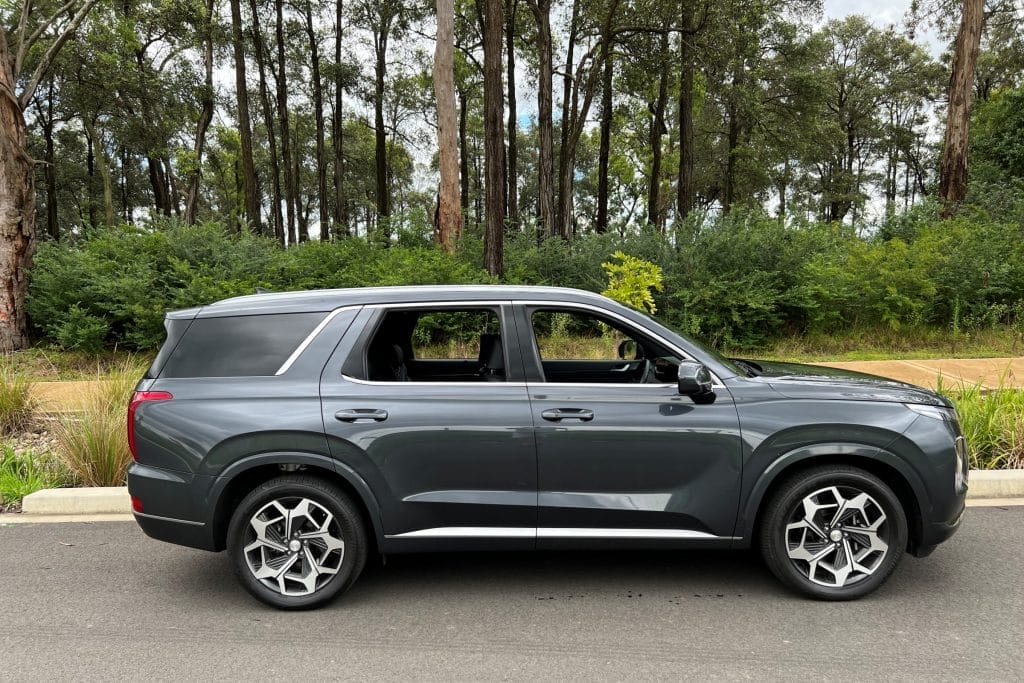 Hyundai Palisade Highlander 2022 profile