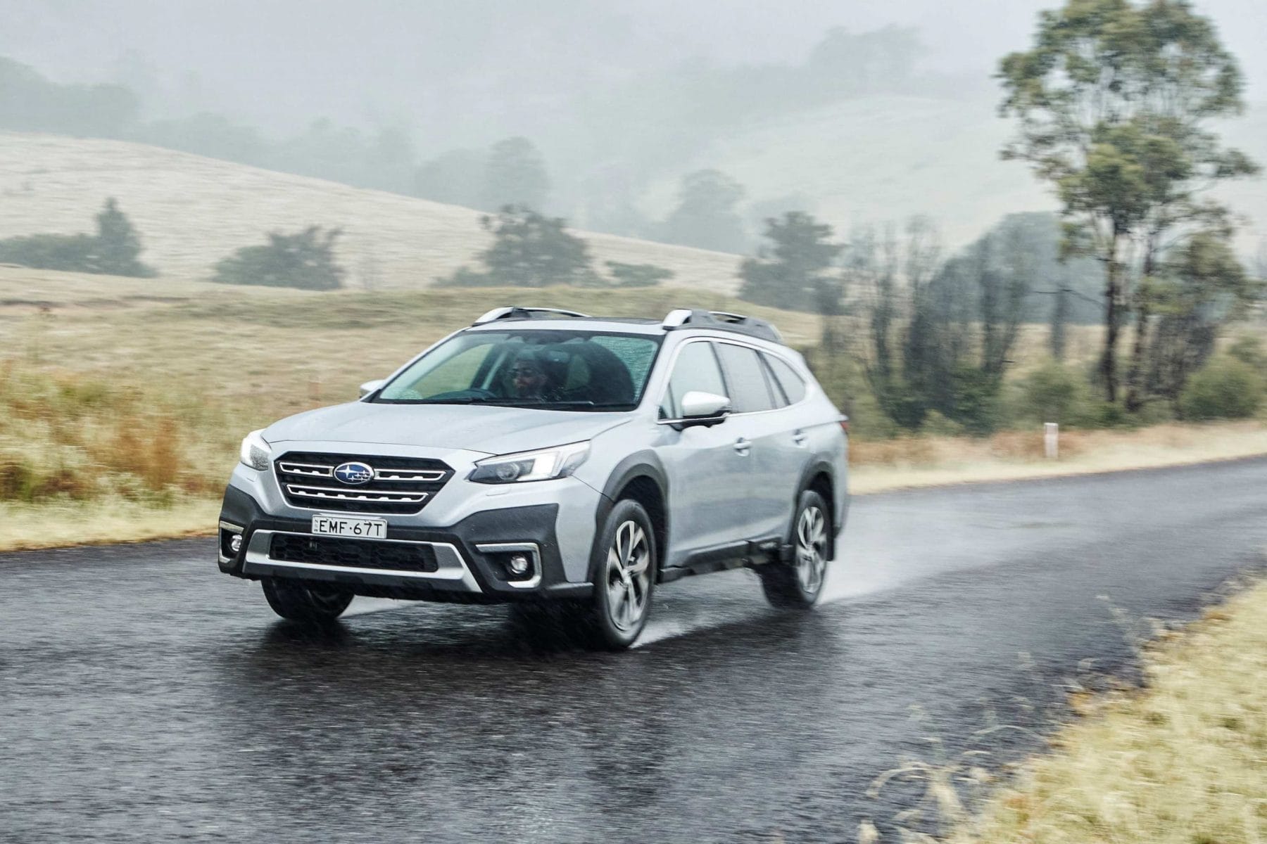 Subaru-MY21-Outback-AWD-Touring-Exterior-Front-safety