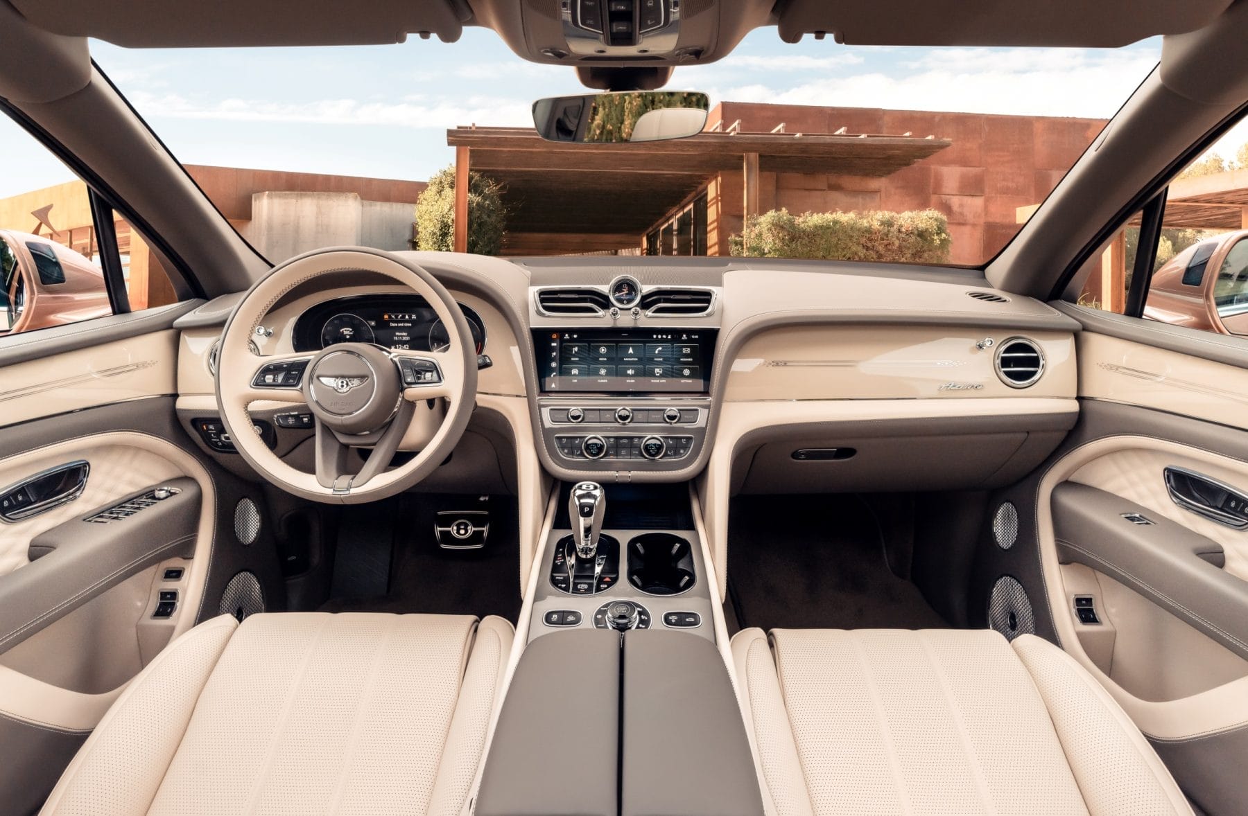 Bentley Bentayga EWB dash