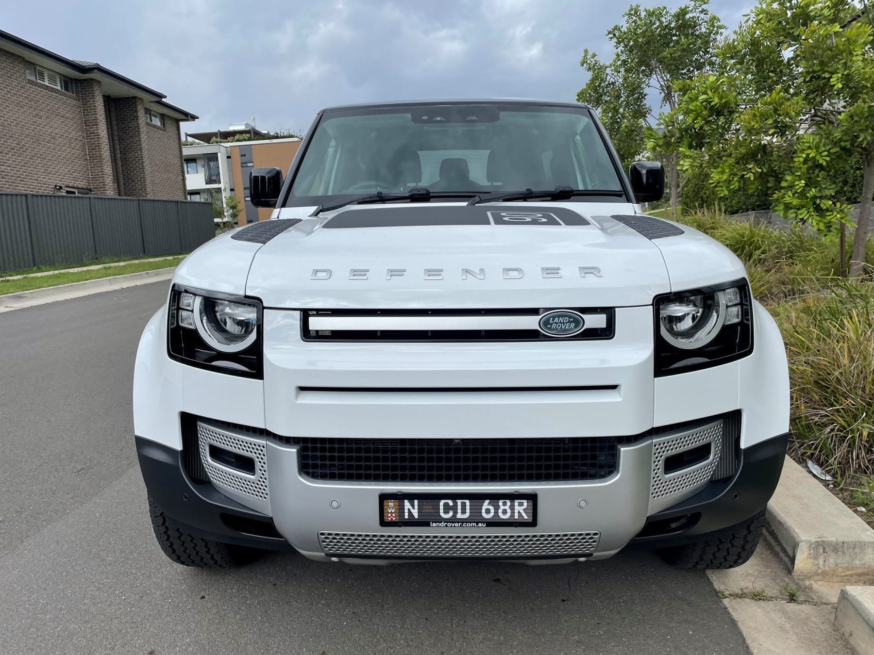 Land Rover Defender 90 front 3