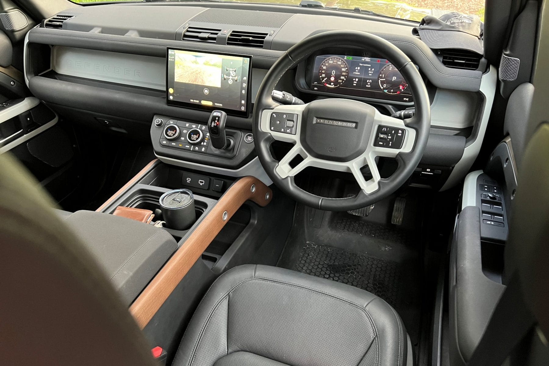 Land Rover Defender D300 SE front dash