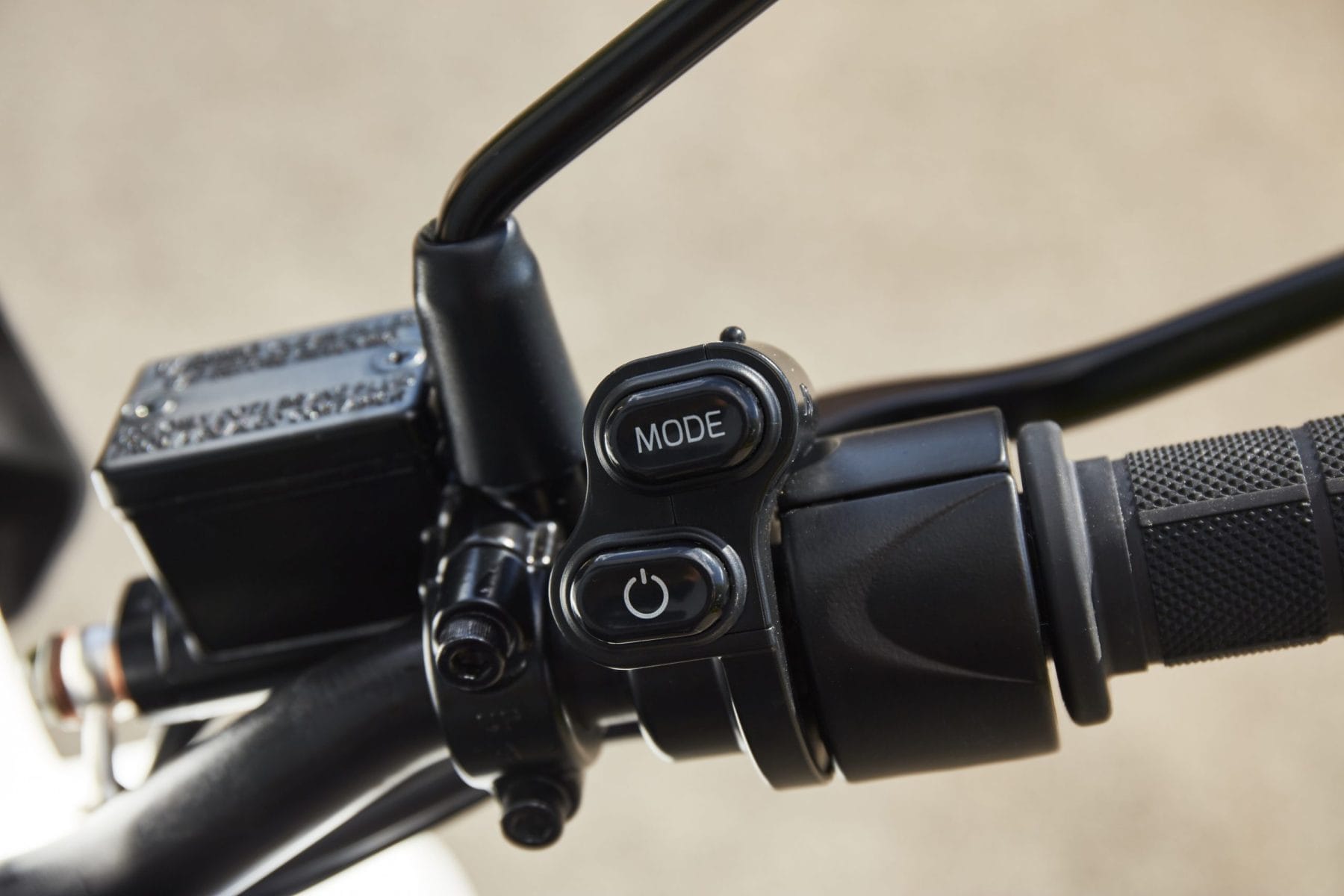 Zapp EV i300 Performance bike 1