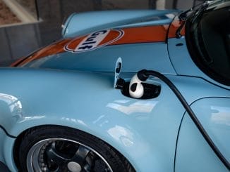 Everrati - Porsche 911 (964) Gulf Signature Edition 4