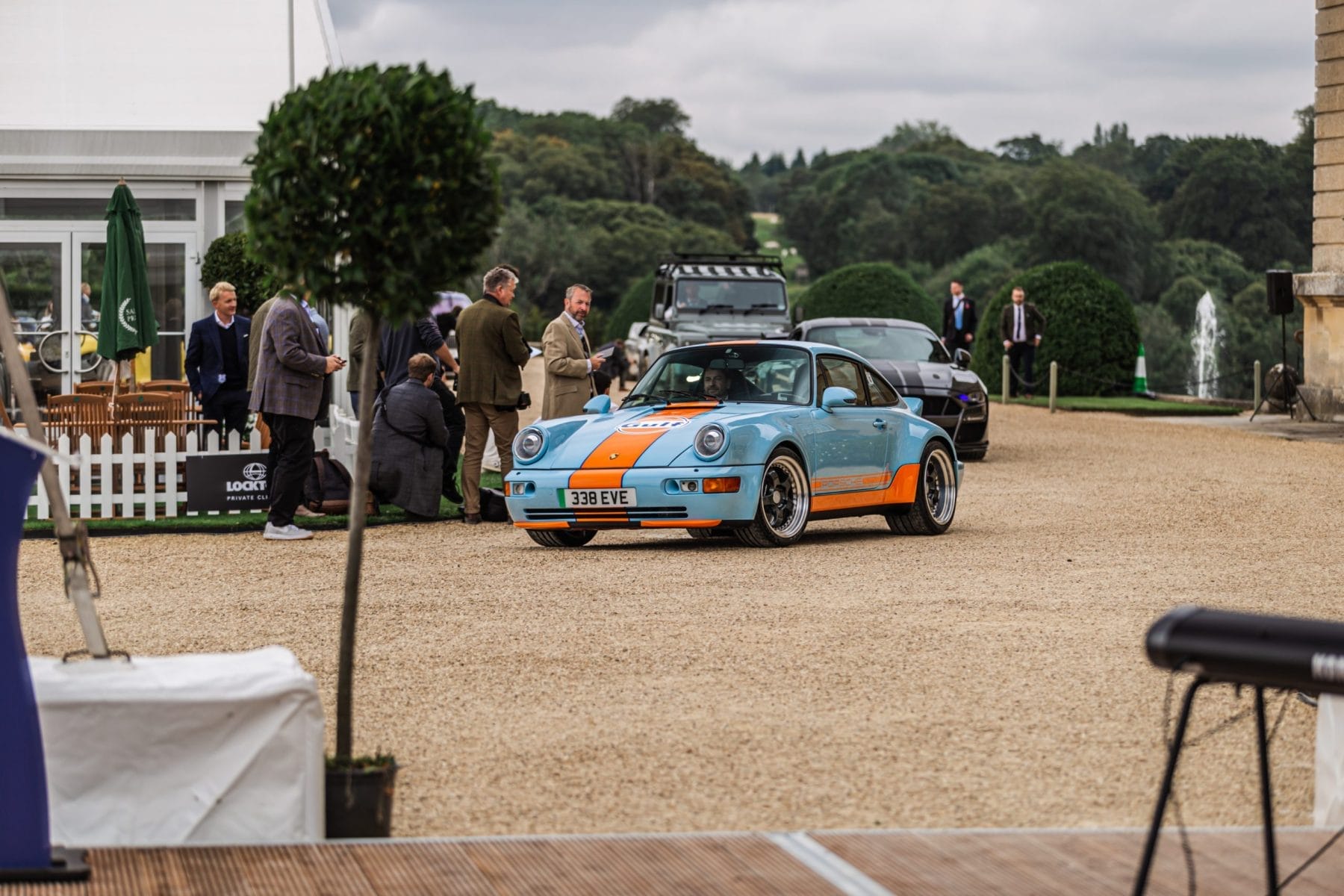 Everrati - Porsche 911 (964) Gulf Signature Edition 9