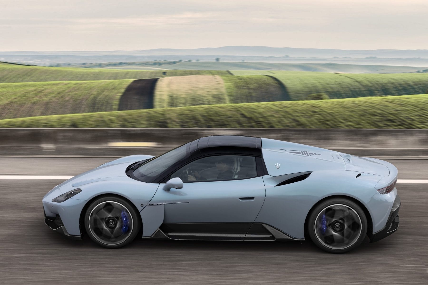 Maserati_MC20_Cielo_dynamic(8)