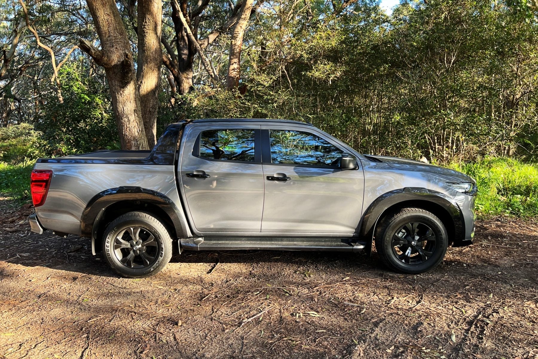 Mazda BT-50 SP Front profile