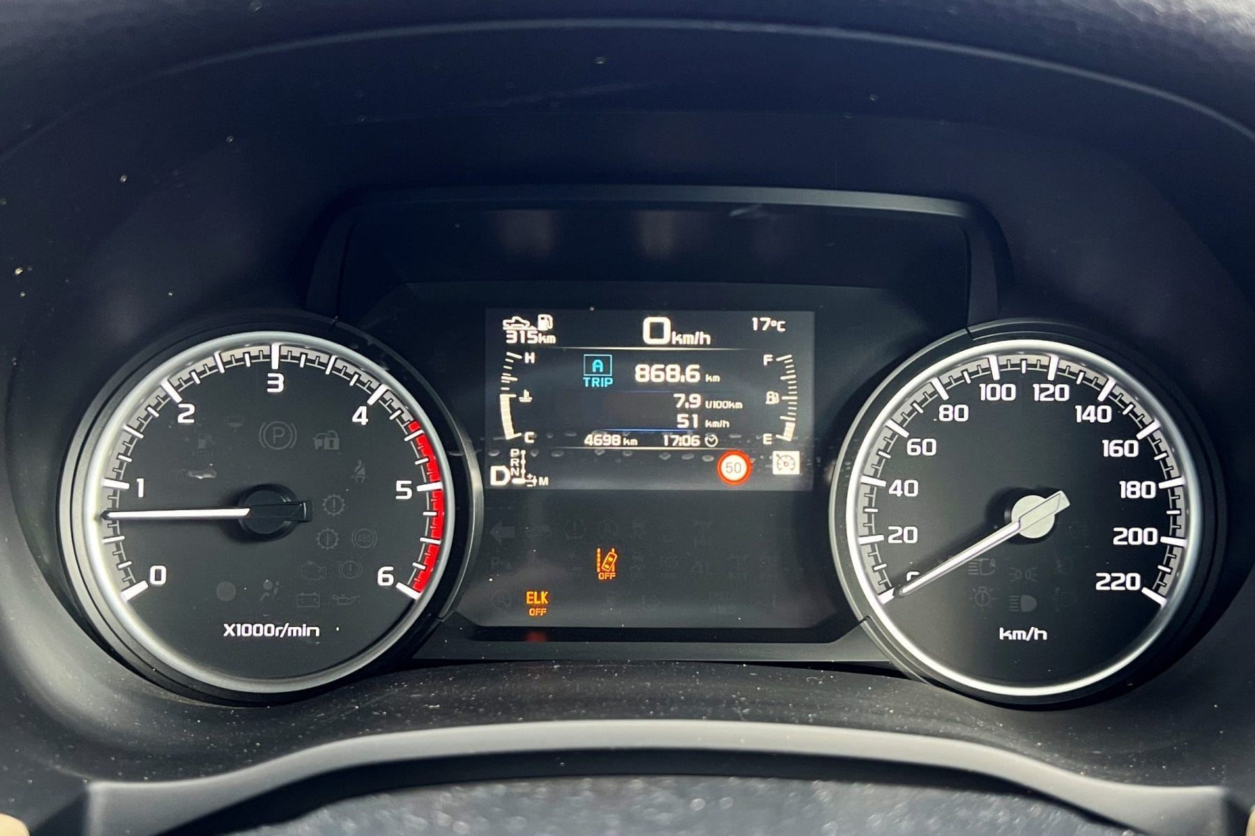 Mazda BT-50 SP driver instruments