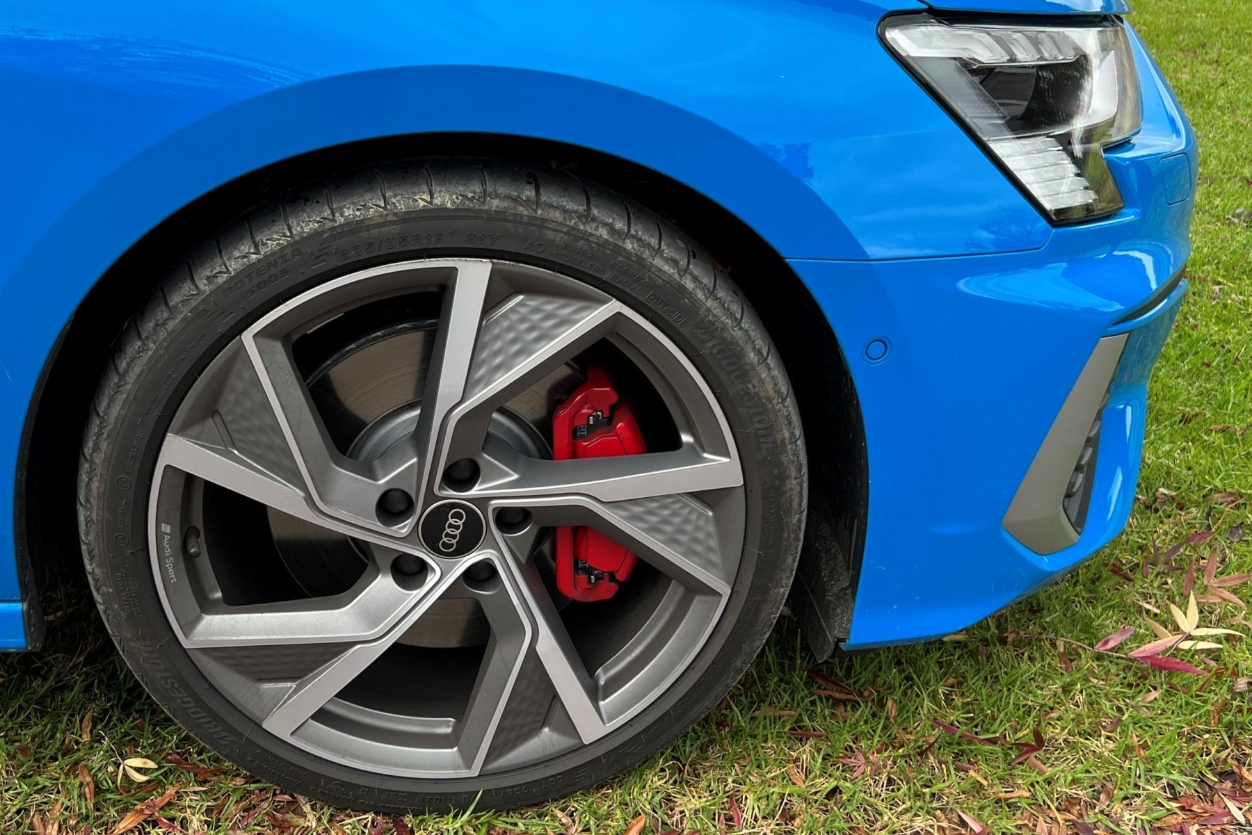 S3 front wheel tyre and brakes