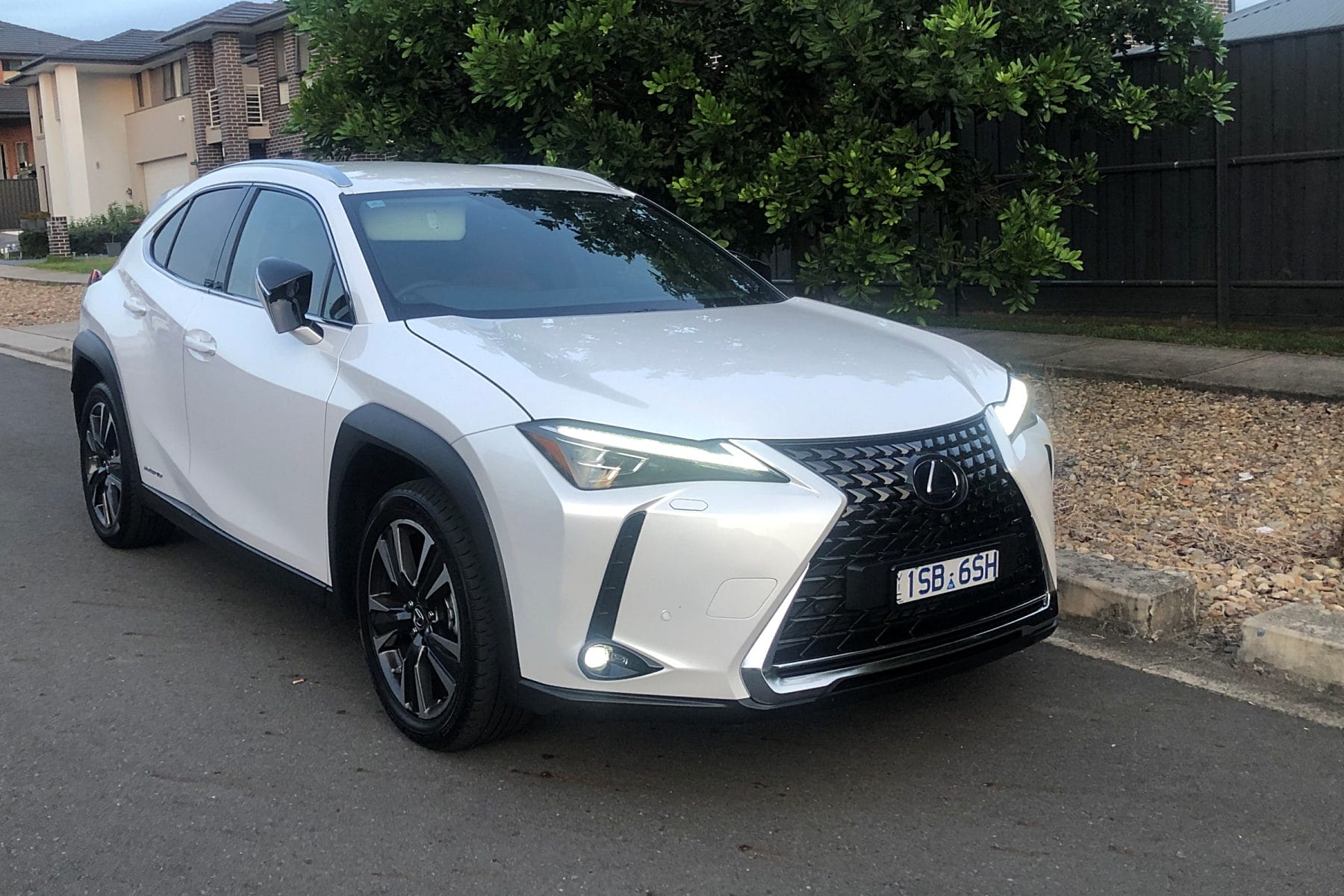 Lexus UX 250h front qtr