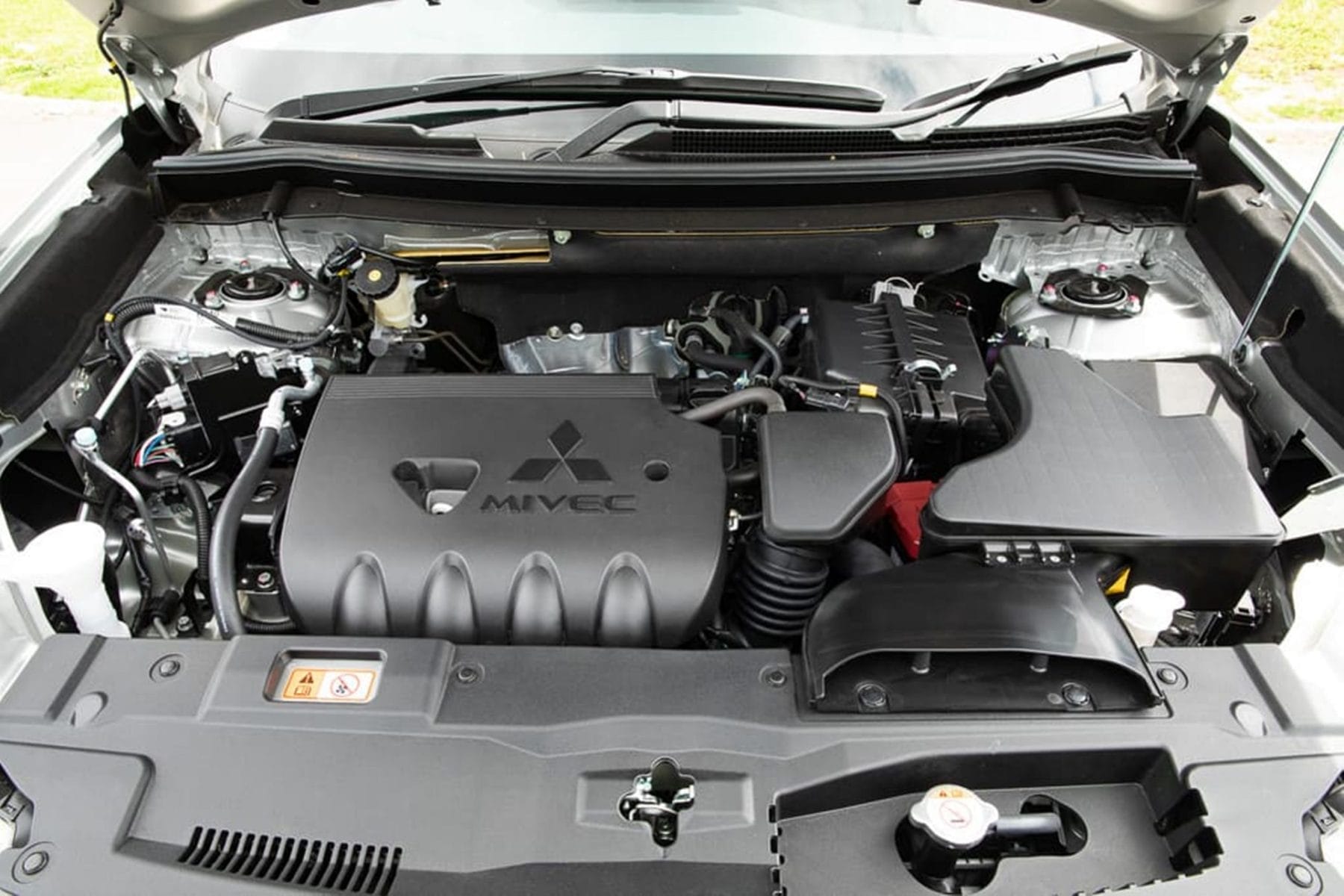Mitsubishi Outlander engine