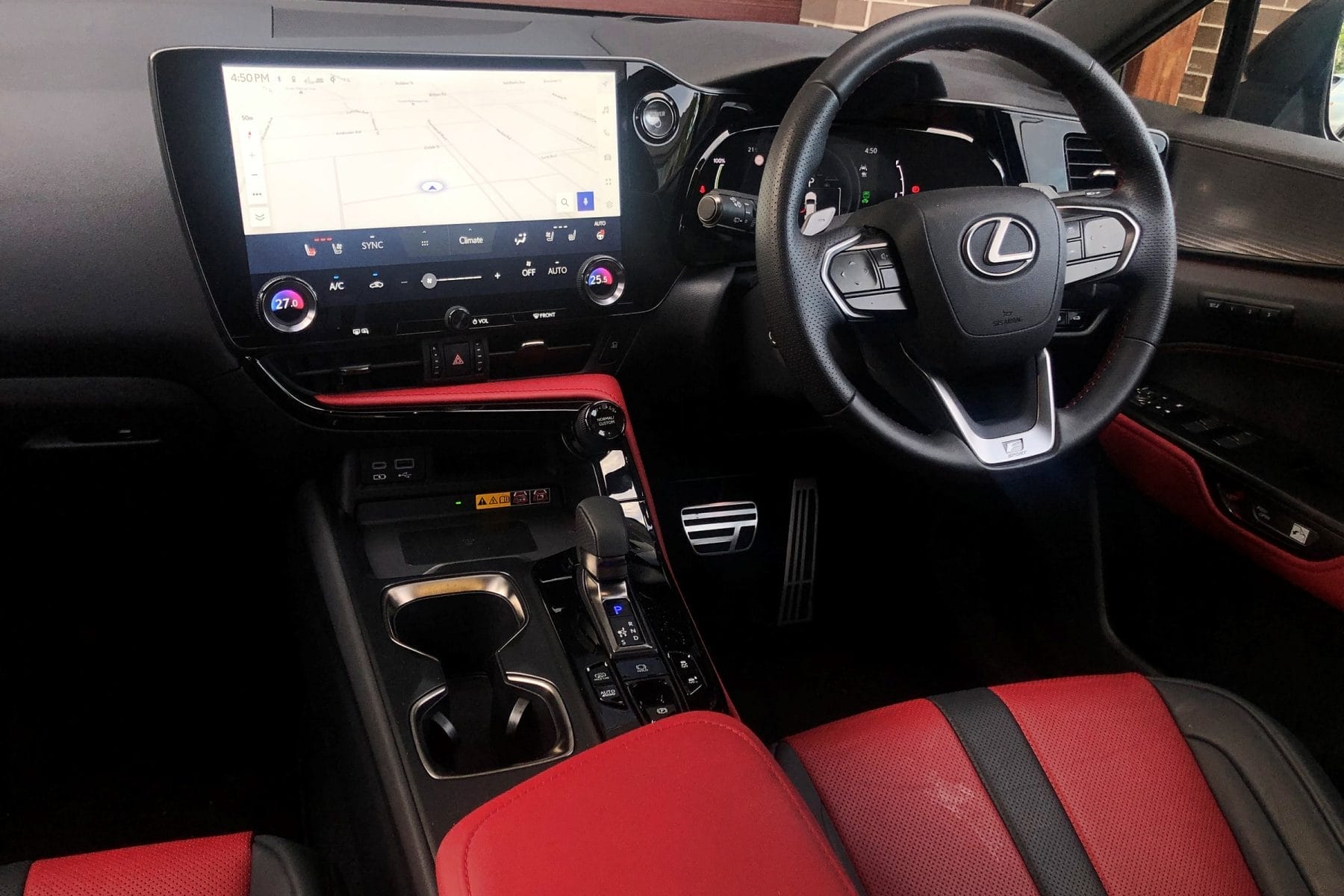 2022 Lexus NX 450h + screen