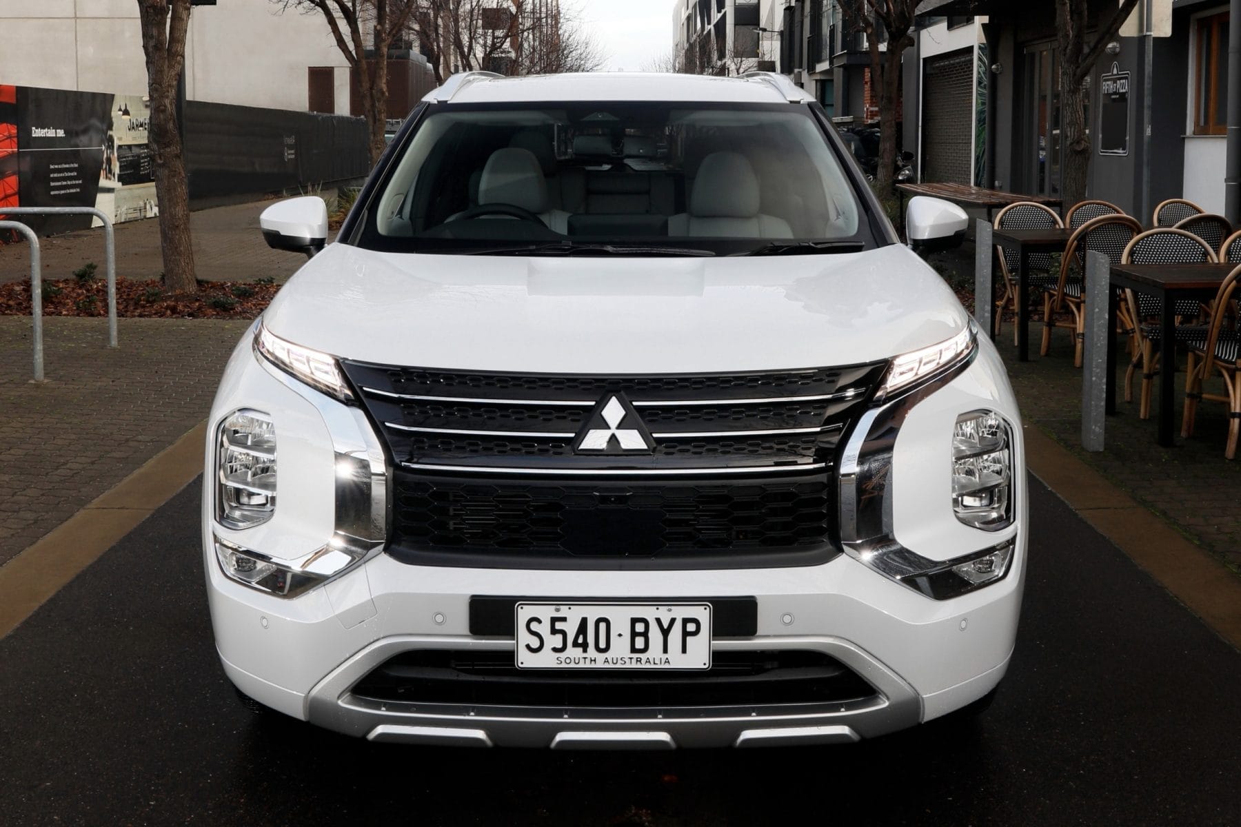 2022 Mitsubishi Outlander Exceed front