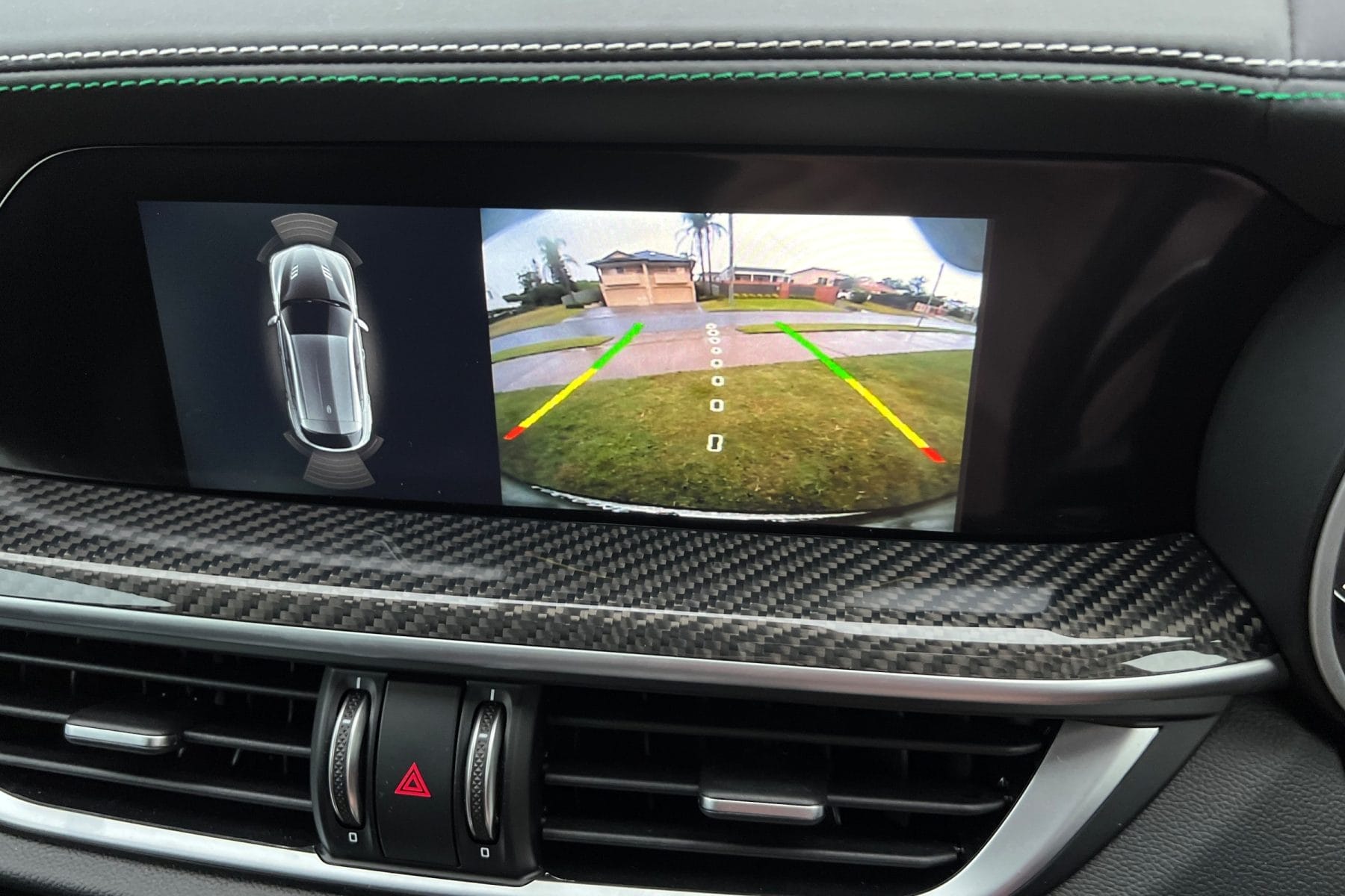 Alfa Romeo Stelvio Quadrifoglio reverse cameras