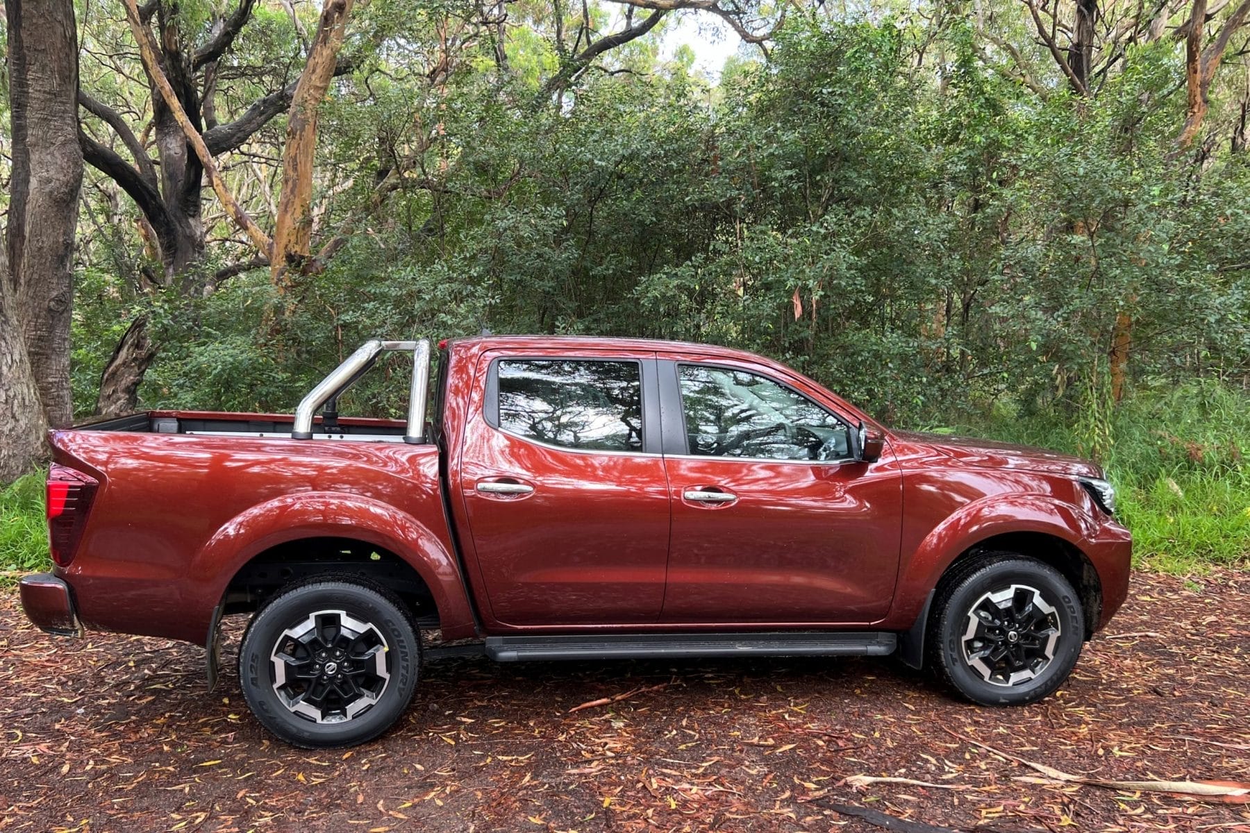 Nissan Navara 2022 ST-X 4WD Ute profile