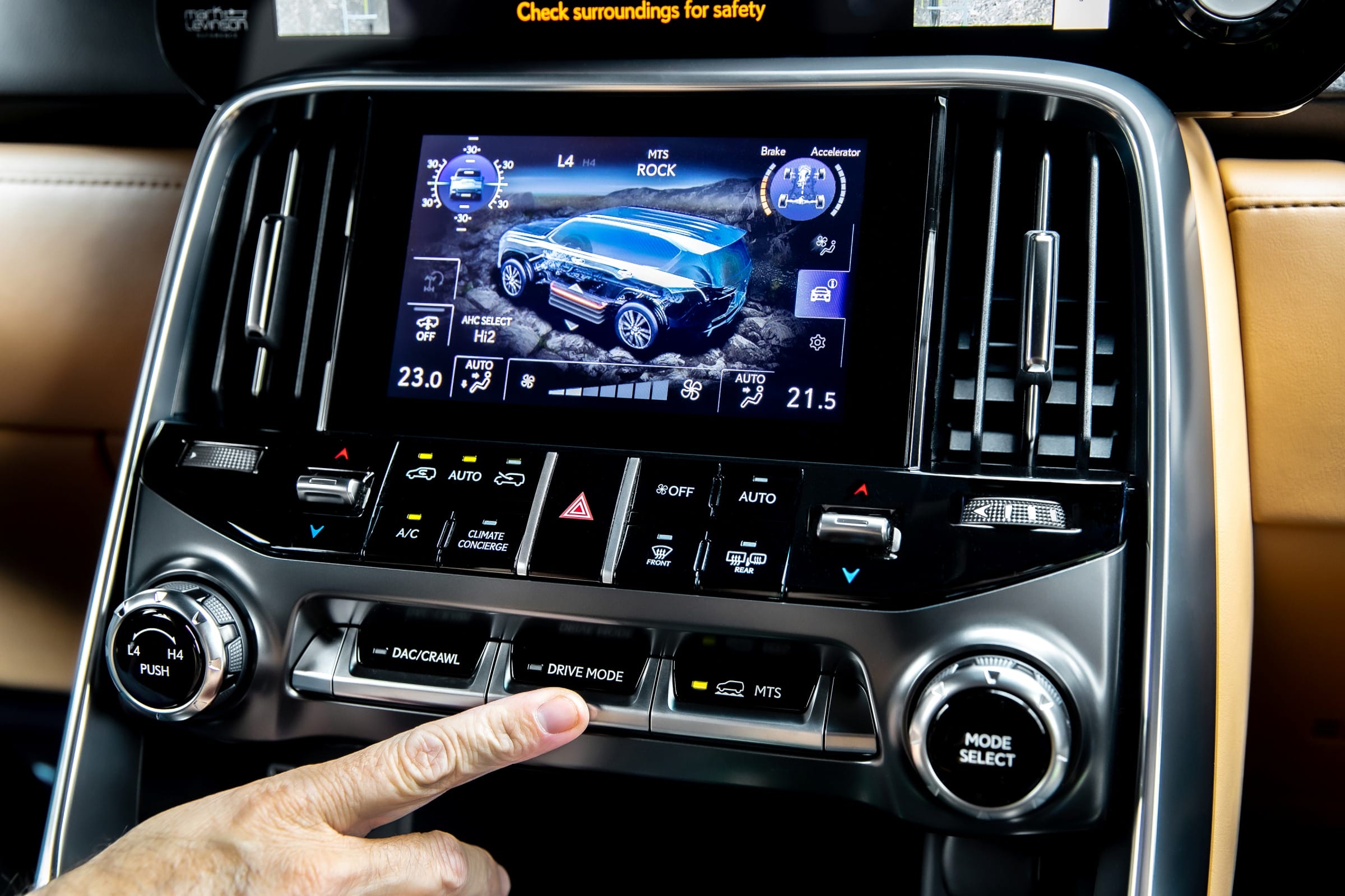 2022 Lexus LX 500d (Khaki Metal)