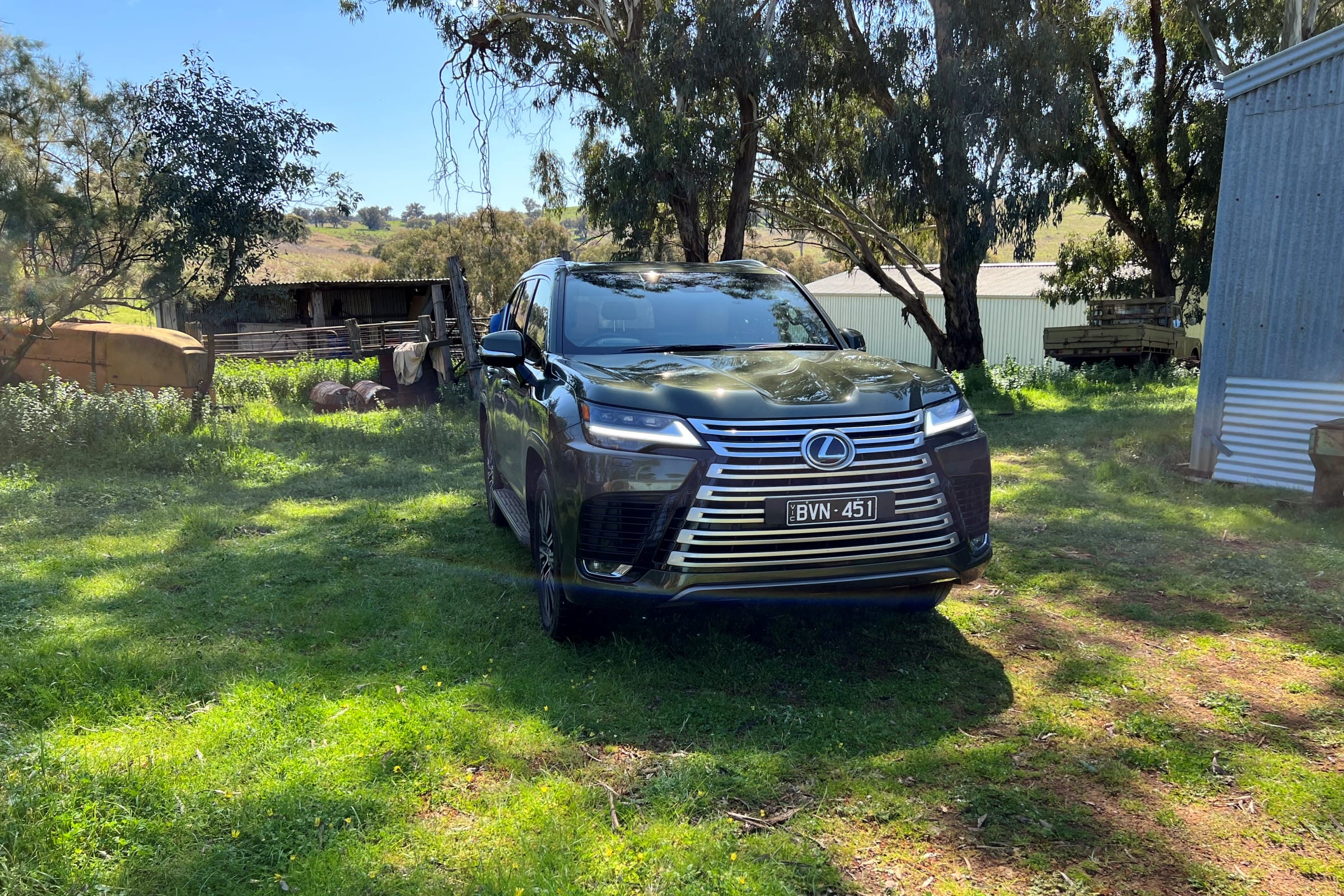 2022 Lexus LX 500d front view