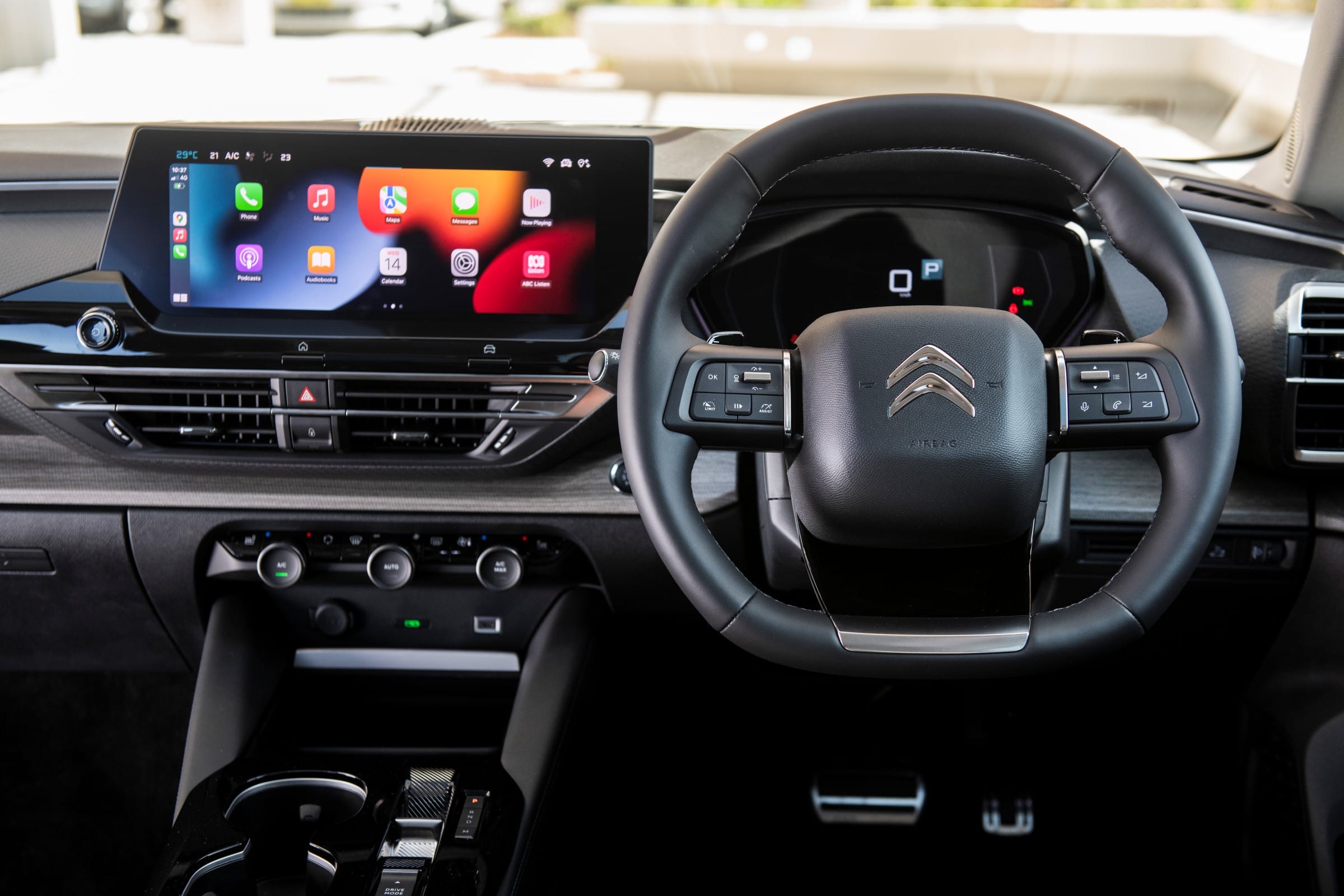 2022 Citroen C5 X. front