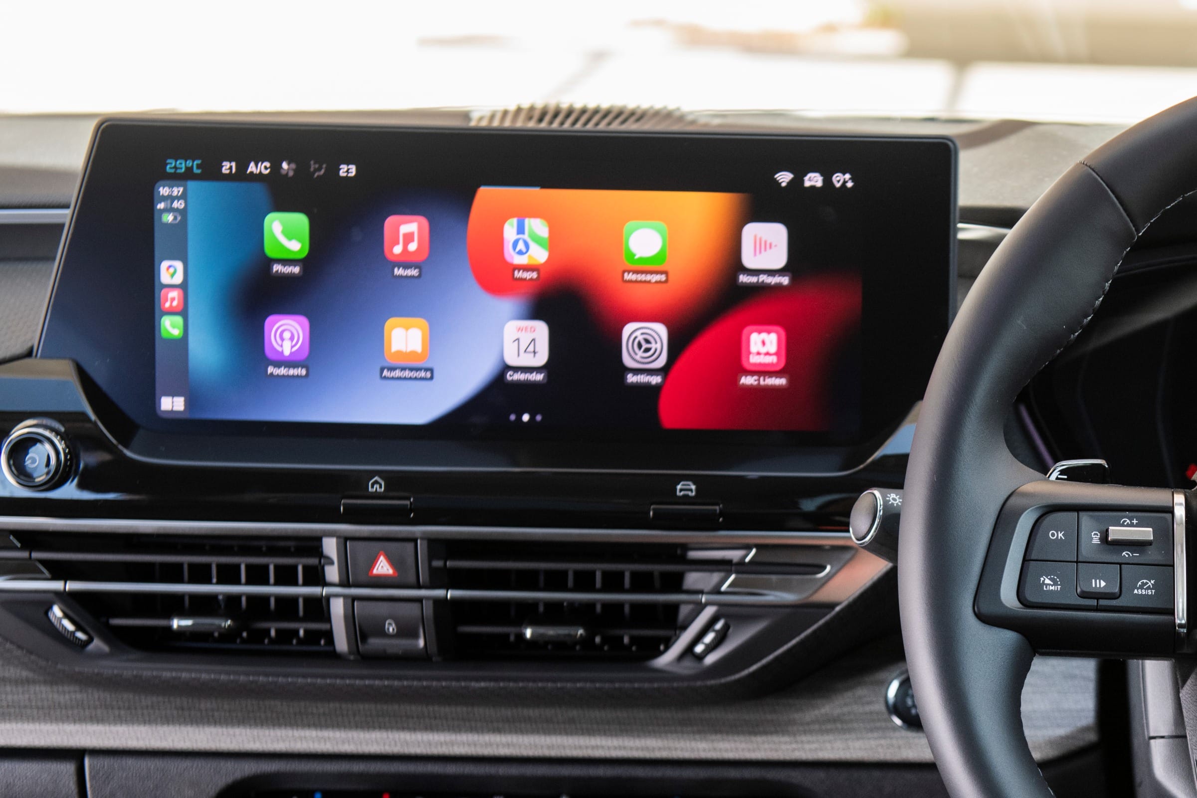 2022 Citroen C5 X. phone connectivity