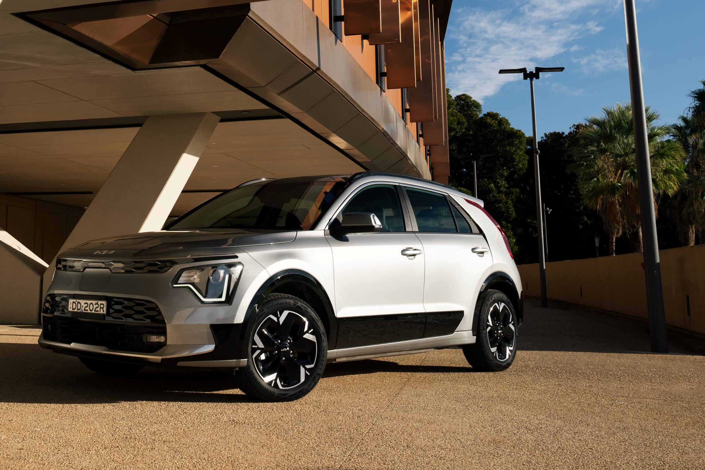 2022 Kia Niro S EV front qtr