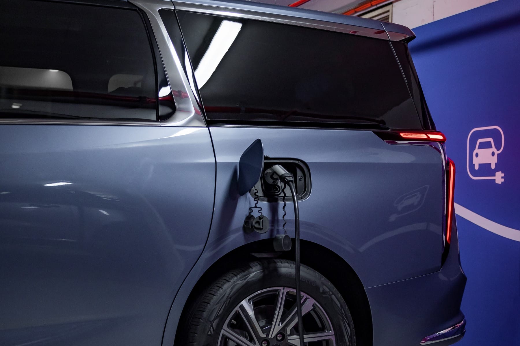 2022 MIFA 9_Luxe_Mica Blue_Exterior (11)