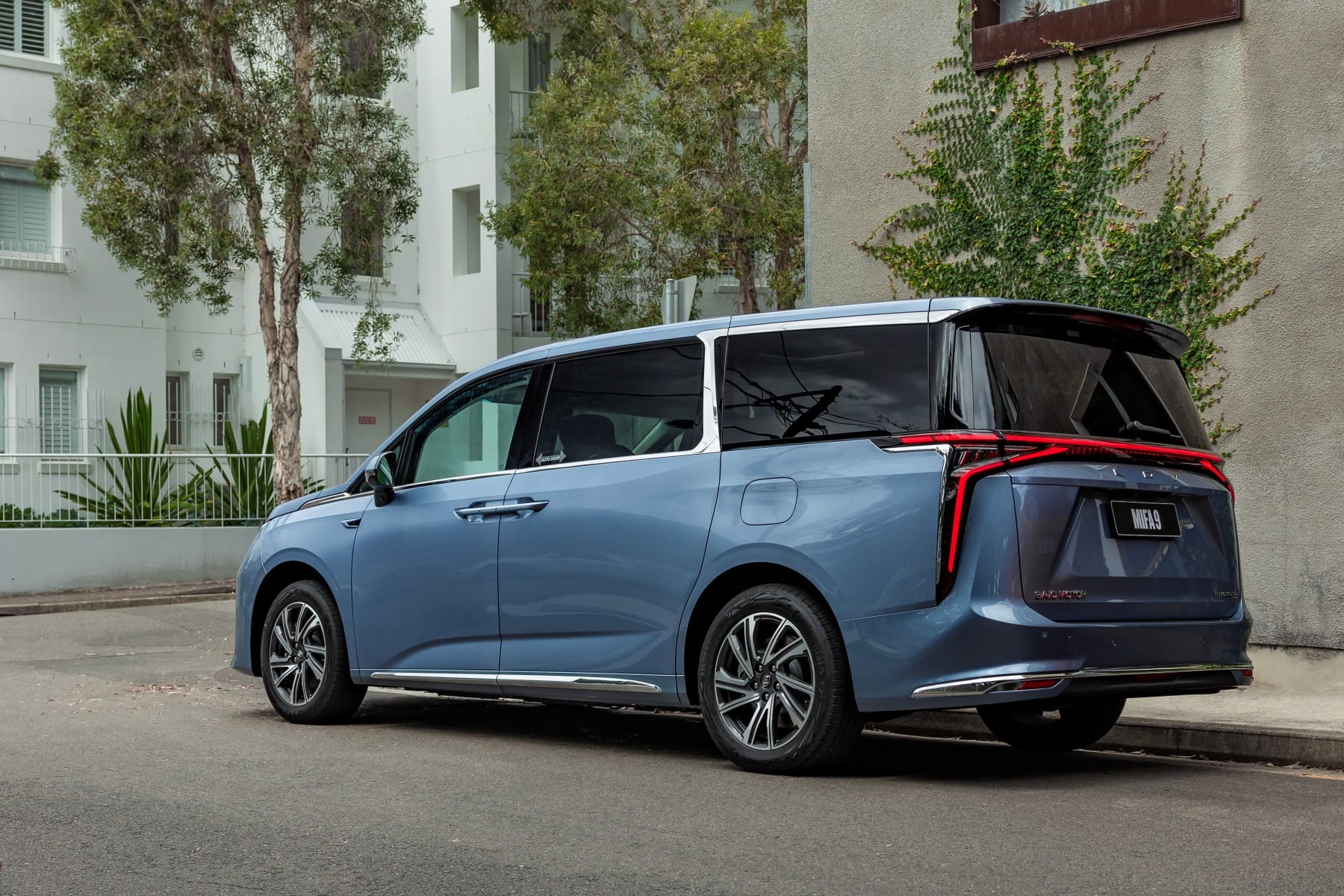 2022 MIFA 9_Luxe_Mica Blue_Exterior (5)