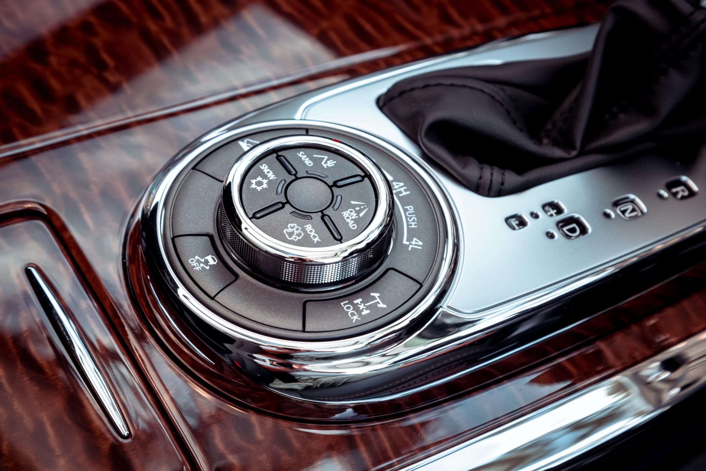 2022 Nissan Patrol Ti-L 4WD controls